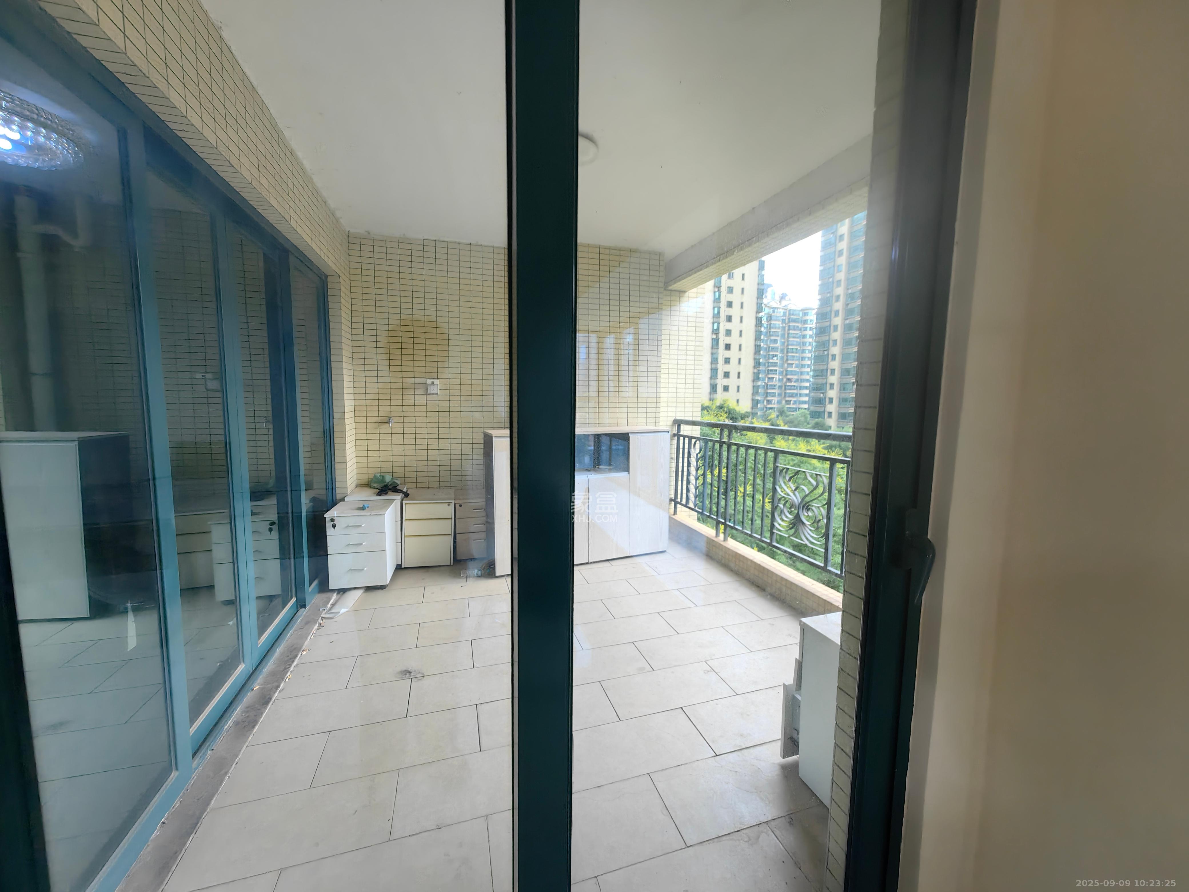 恒大名都 3室2厅1卫 3300.0元/月 恒大名都 3室2厅1卫 3300.0元/月室内图