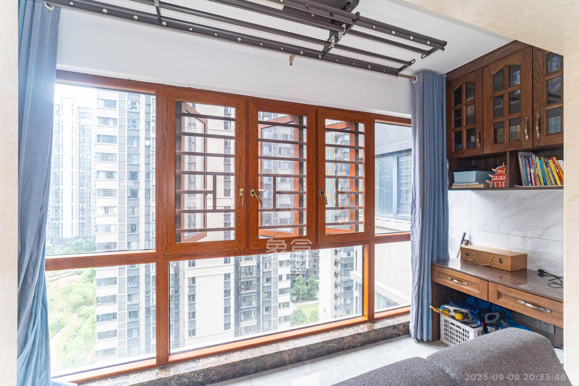 中建悦和城  4室2厅2卫    126.8万 中建悦和城  4室2厅2卫    126.8万阳台