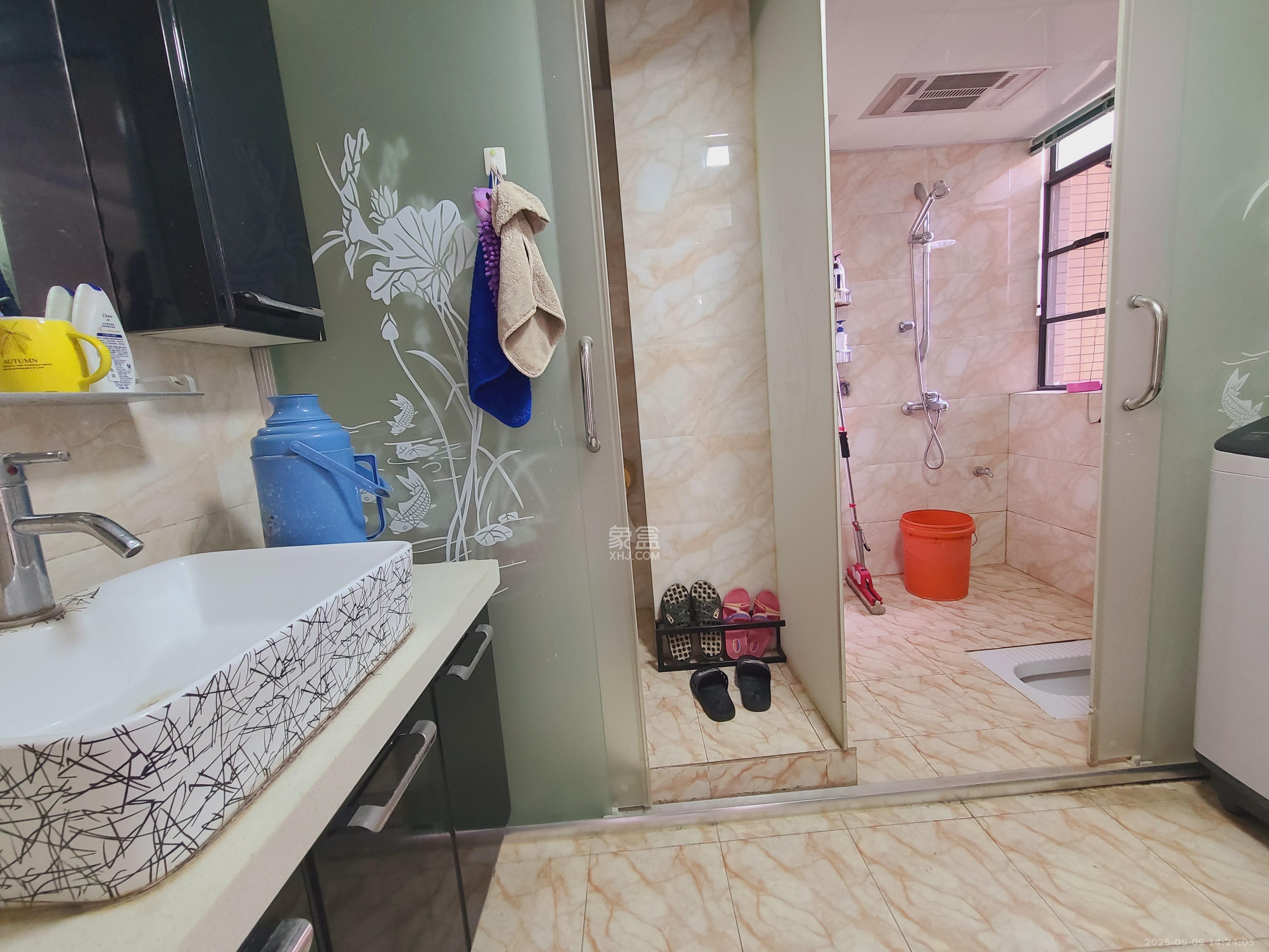 星城书香苑(星城书院)  3室2厅2卫    3500.0元/月 星城书香苑(星城书院)  3室2厅2卫    3500.0元/月室内图