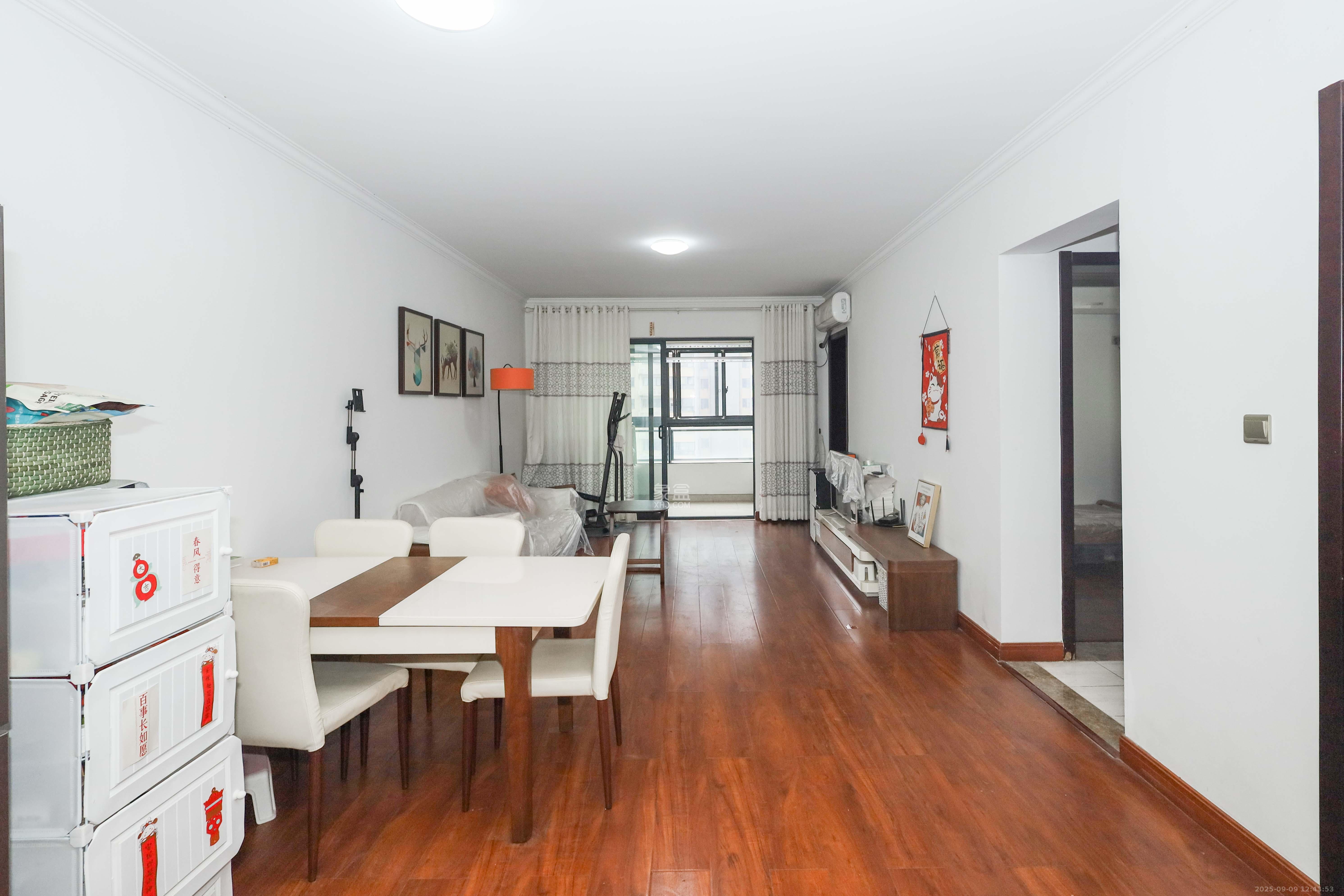 好莱城(弘德西街) 2室1厅1卫 70.0万 好莱城(弘德西街) 2室1厅1卫 70.0万客厅