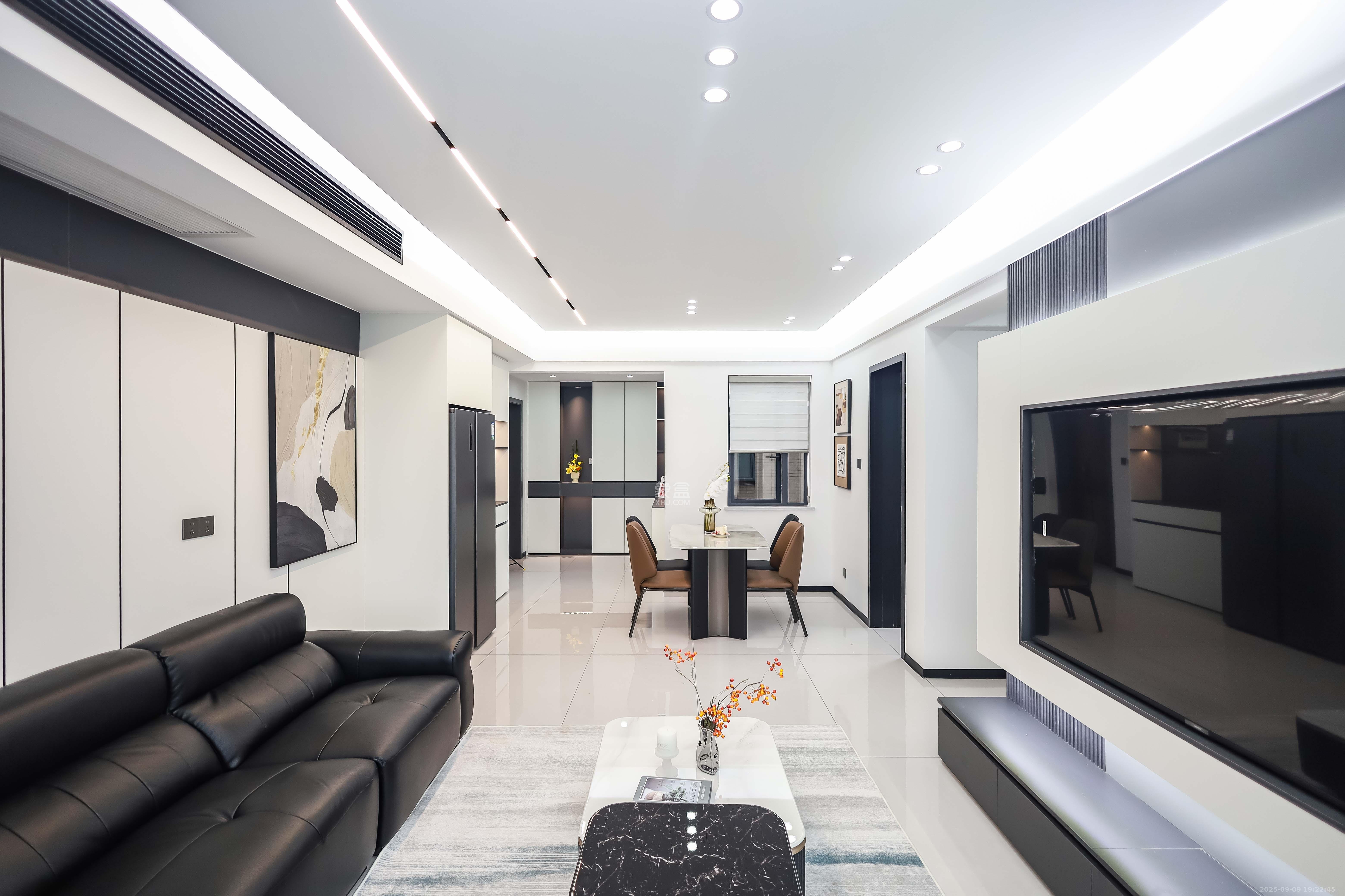 莱茵城 3室2厅2卫 89.8万 莱茵城 3室2厅2卫 89.8万客厅