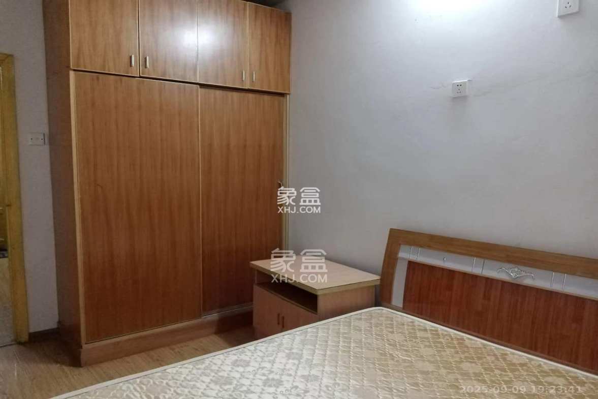 人民新村  2室1厅1卫    1600.0元/月 人民新村  2室1厅1卫    1600.0元/月室内图