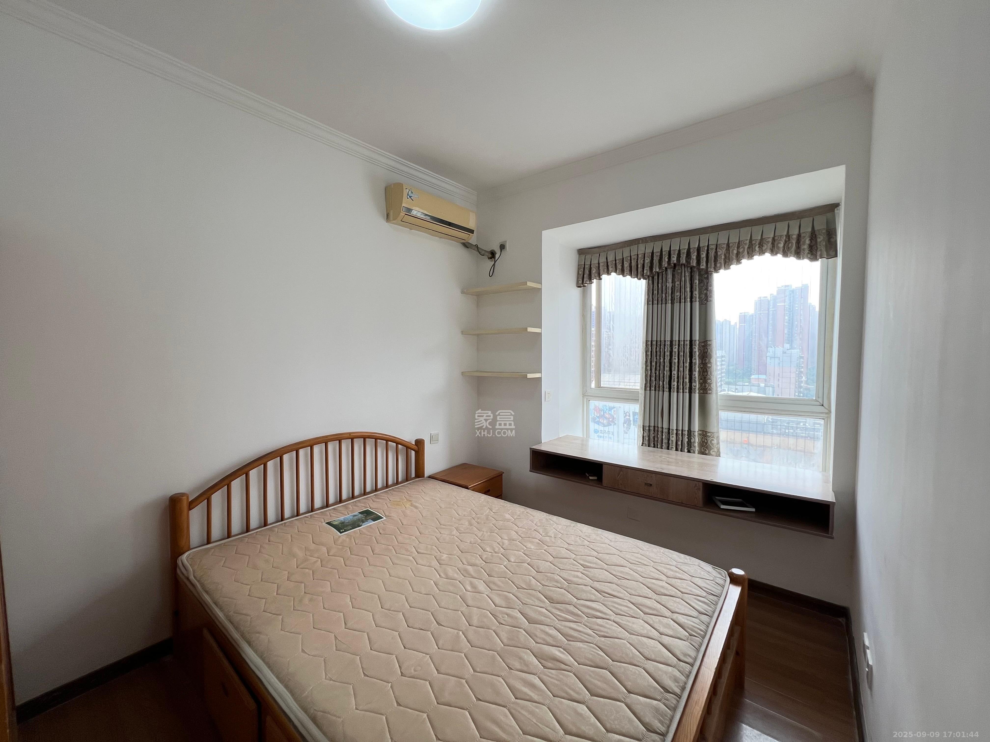 星沙教师公寓 3室2厅2卫 2000.0元/月 星沙教师公寓 3室2厅2卫 2000.0元/月室内图