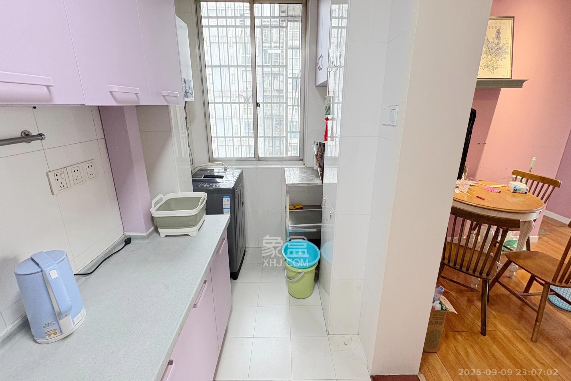 君临国际  3室2厅1卫    158.0万 君临国际  3室2厅1卫    158.0万厨房