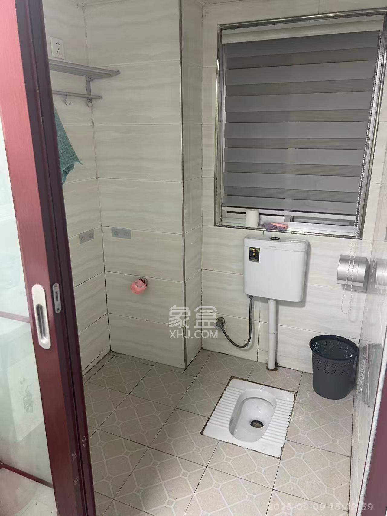 麓枫和苑 1室1厅1卫 1800.0元/月 麓枫和苑 1室1厅1卫 1800.0元/月室内图