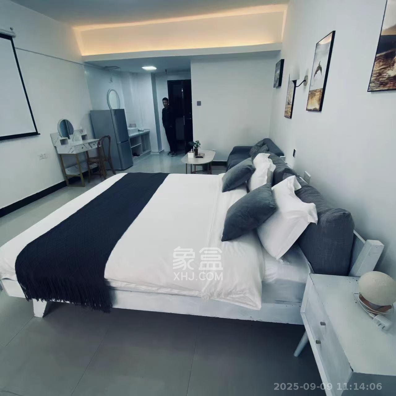 七彩丽都  1室1厅1卫   1900.00元/月室内图
