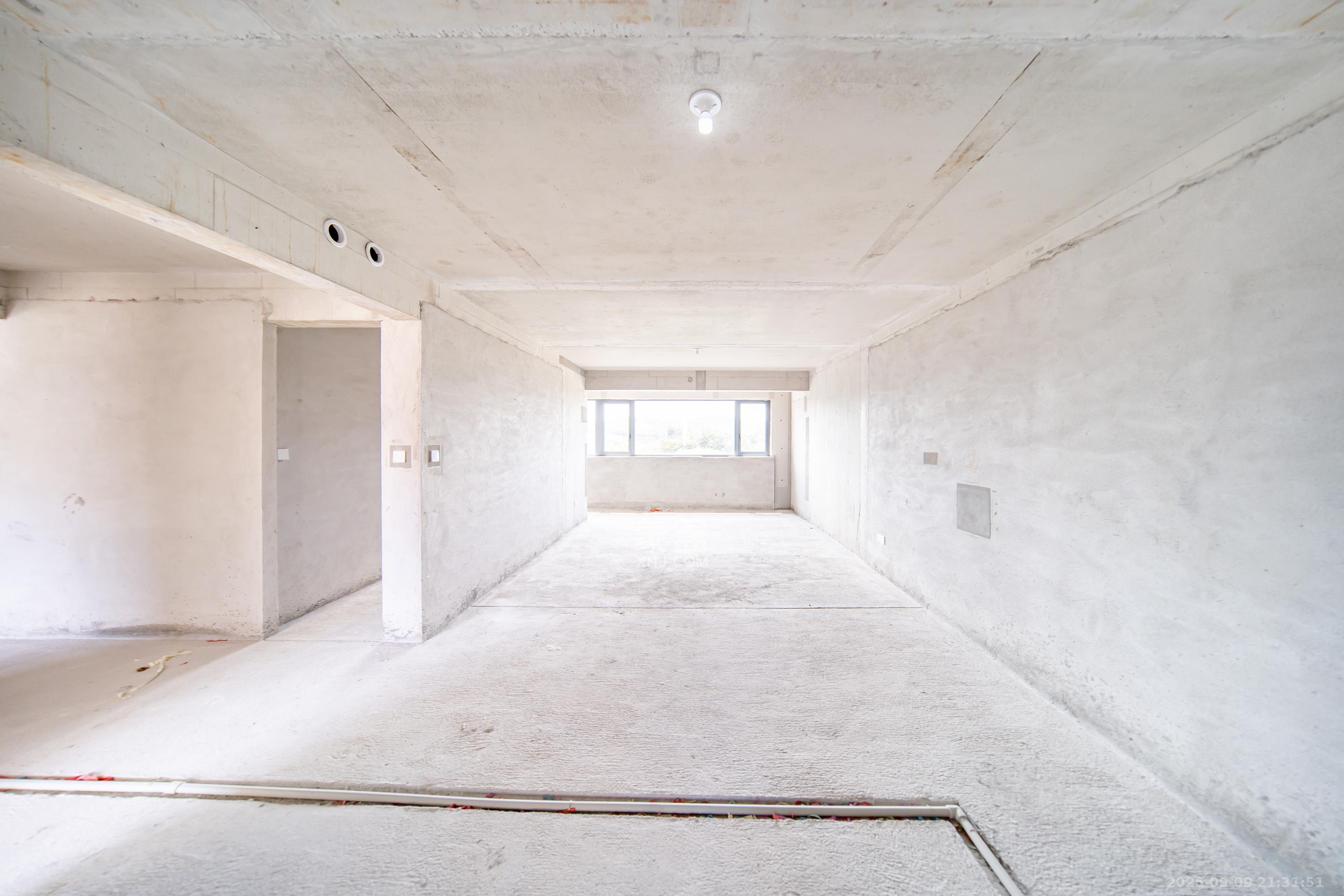 中建钰山湖  4室2厅2卫   210.00万