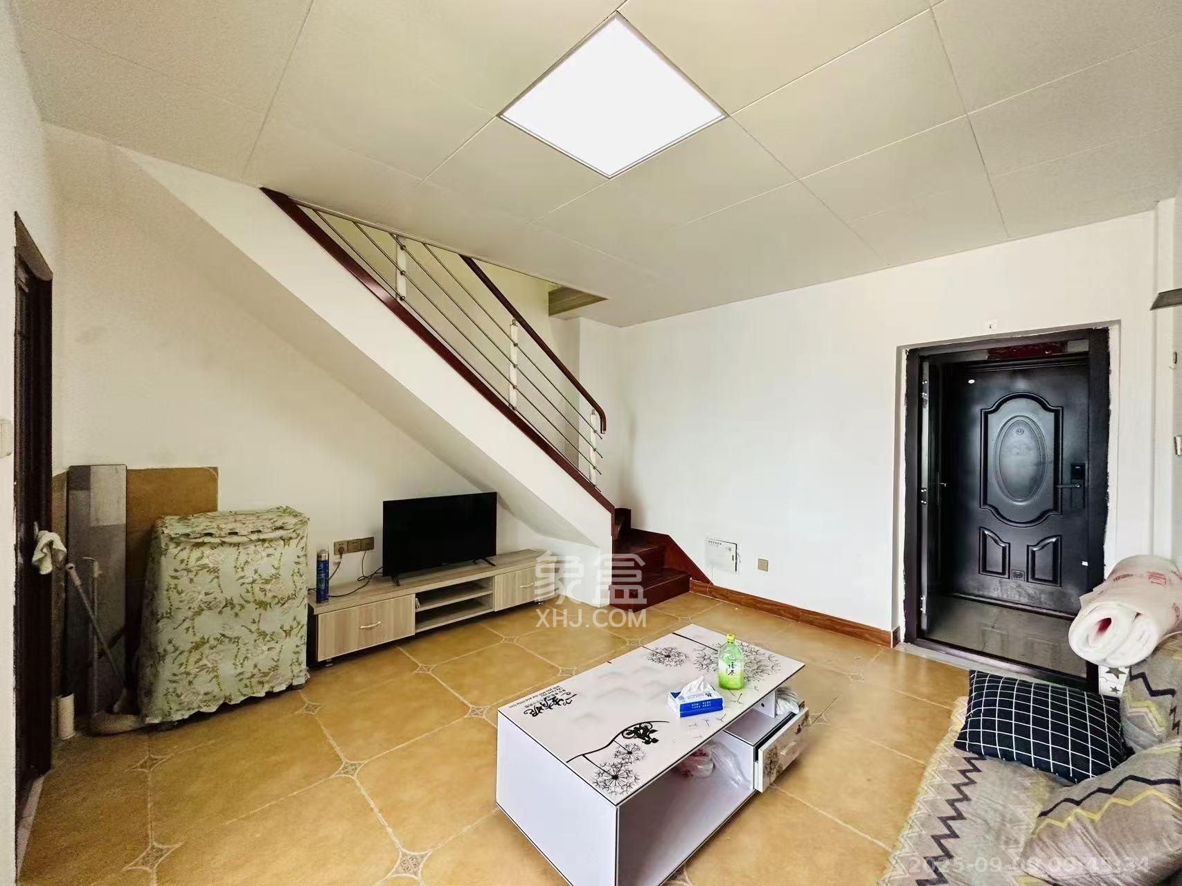 泰龙华府  2室1厅1卫    1600.0元/月 泰龙华府  2室1厅1卫    1600.0元/月室内图