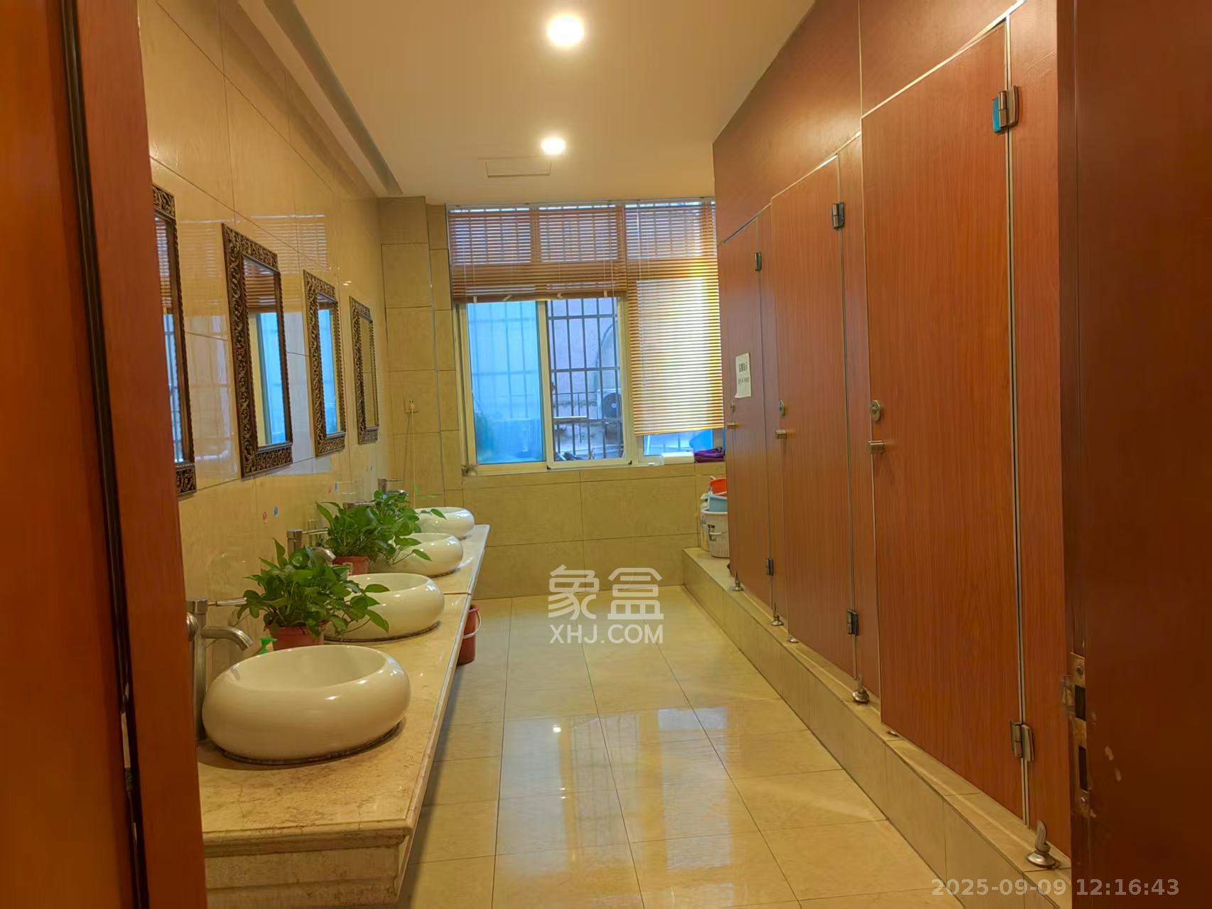 伍家岭生活广场   670.0㎡      26800.0元/月室内图