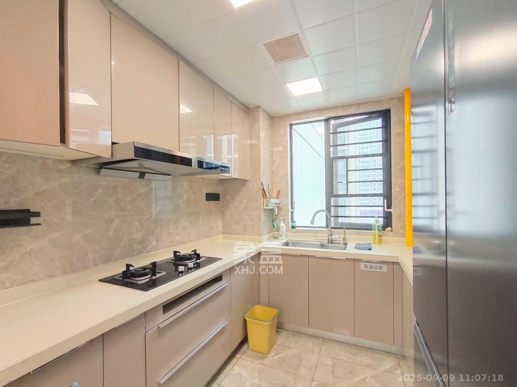 旭辉雨花郡  4室2厅2卫    4000.0元/月 旭辉雨花郡  4室2厅2卫    4000.0元/月室内图