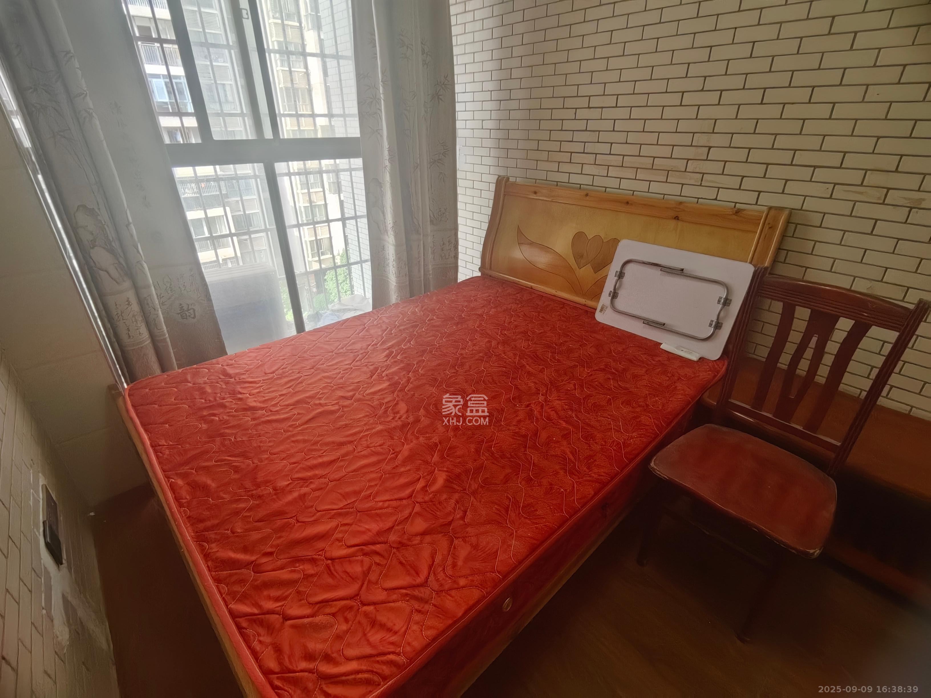 德庆水韵山城 1室2厅1卫 1500.0元/月 德庆水韵山城 1室2厅1卫 1500.0元/月室内图