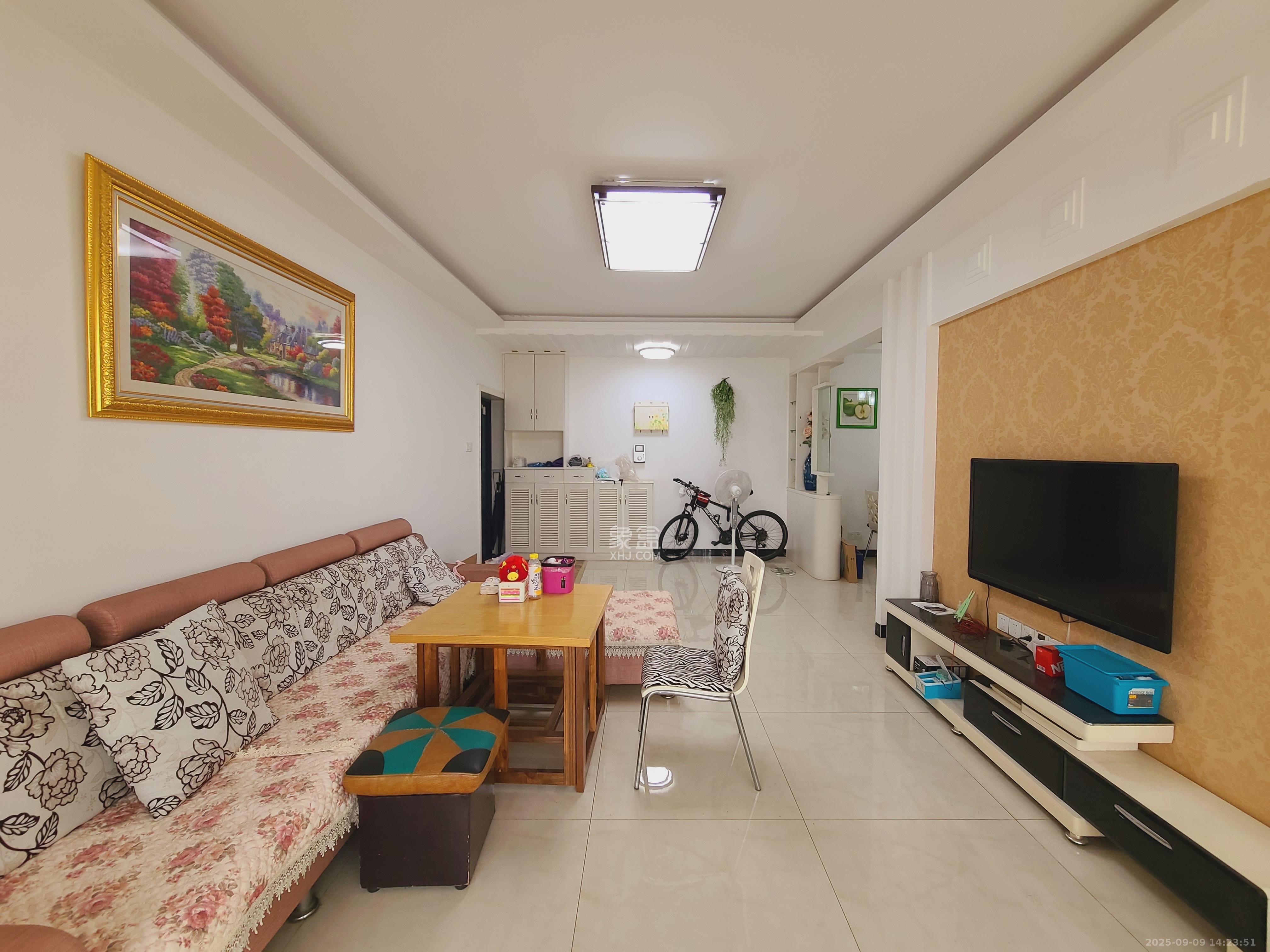 星城书香苑(星城书院)  3室2厅2卫    3500.0元/月 星城书香苑(星城书院)  3室2厅2卫    3500.0元/月室内图