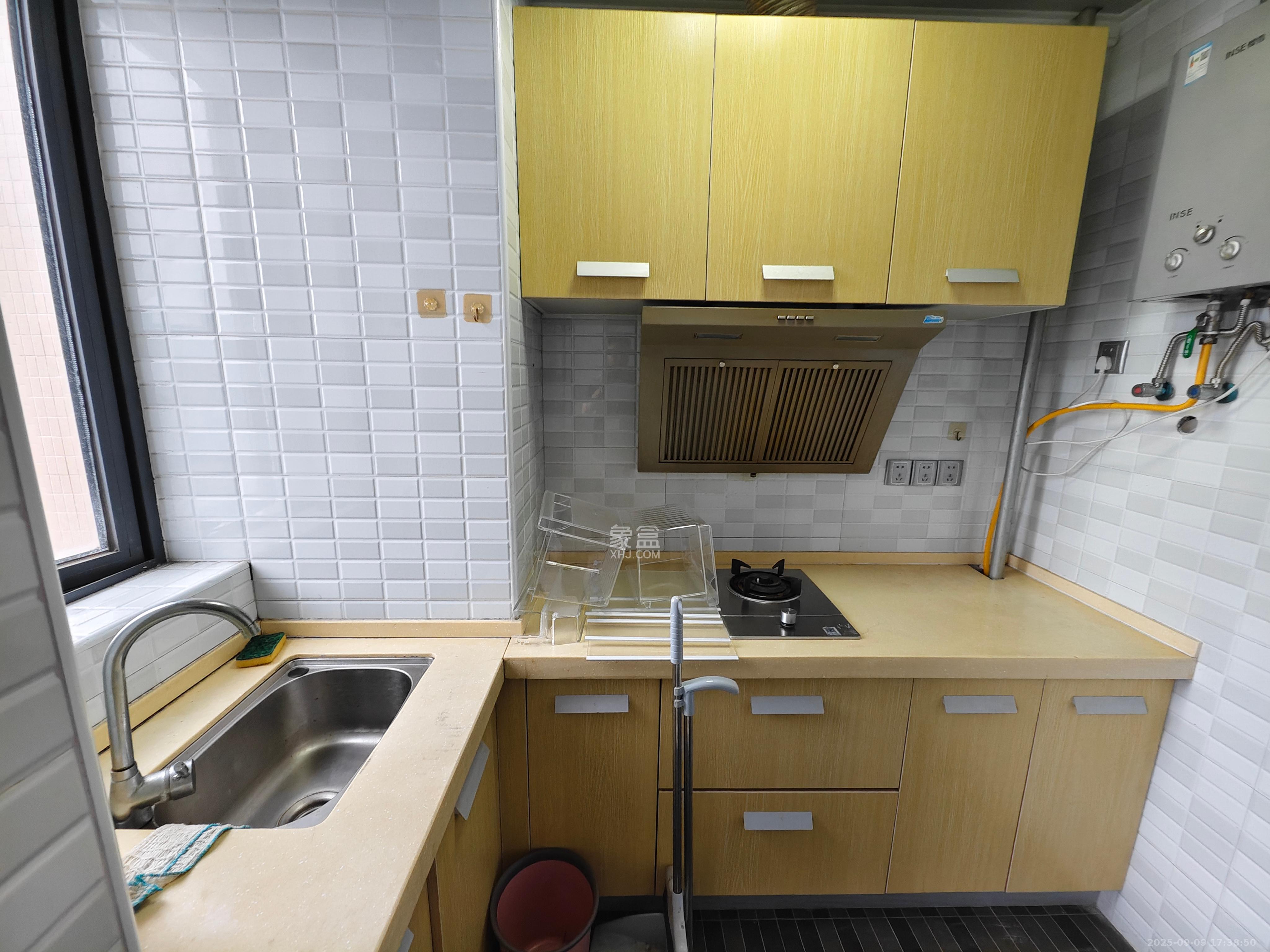 和隆花半里  1室1厅1卫    1700.0元/月室内图