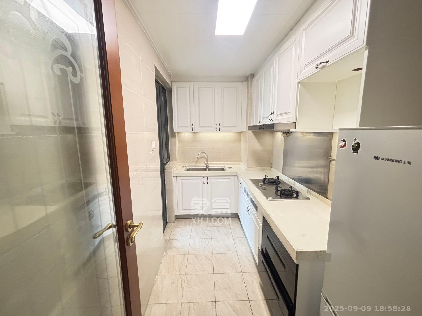 恒大国际广场 3室2厅1卫 3100.0元/月 恒大国际广场 3室2厅1卫 3100.0元/月室内图