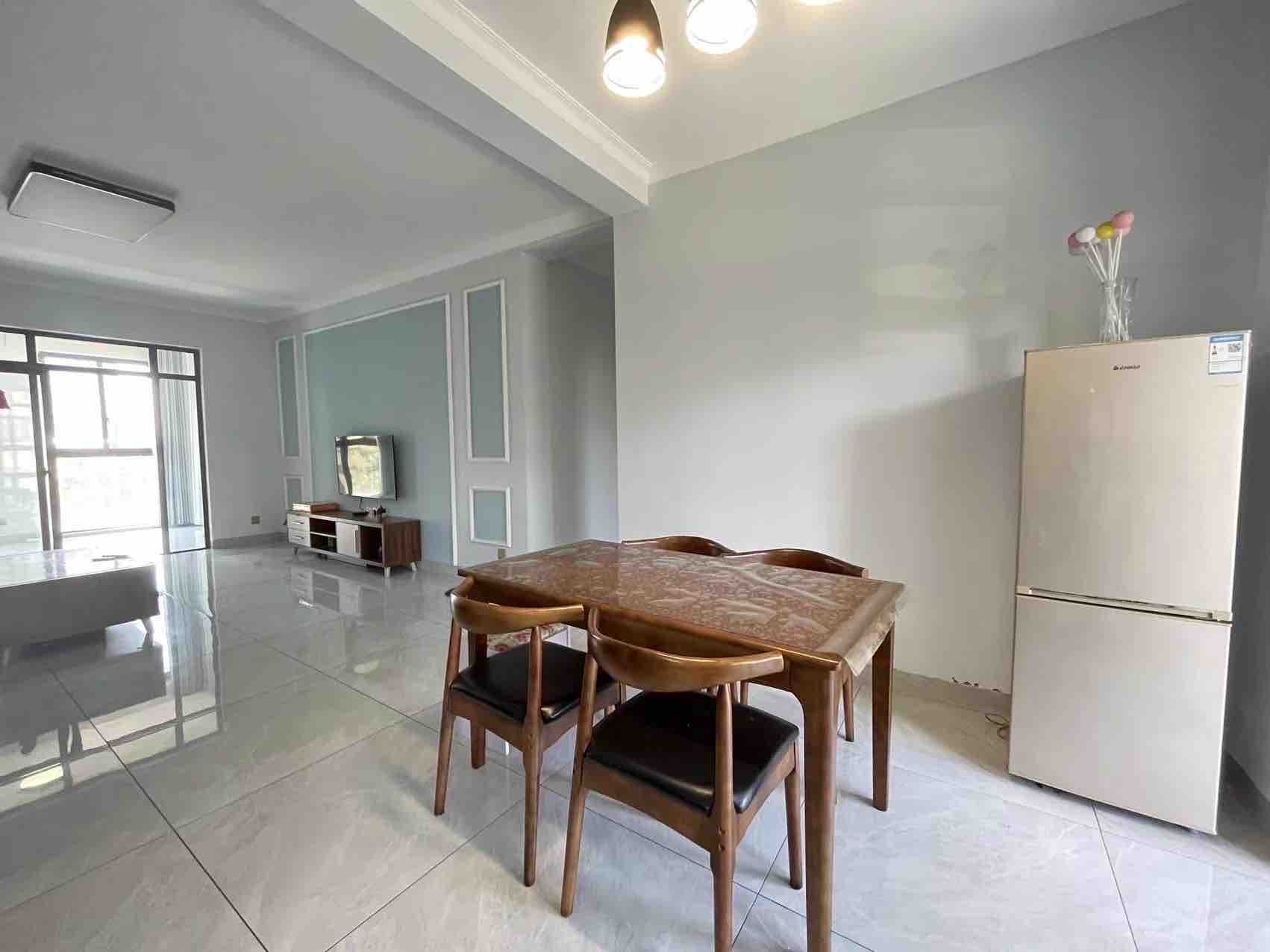 伴山公馆  3室2厅2卫    2000.0元/月 伴山公馆  3室2厅2卫    2000.0元/月室内图