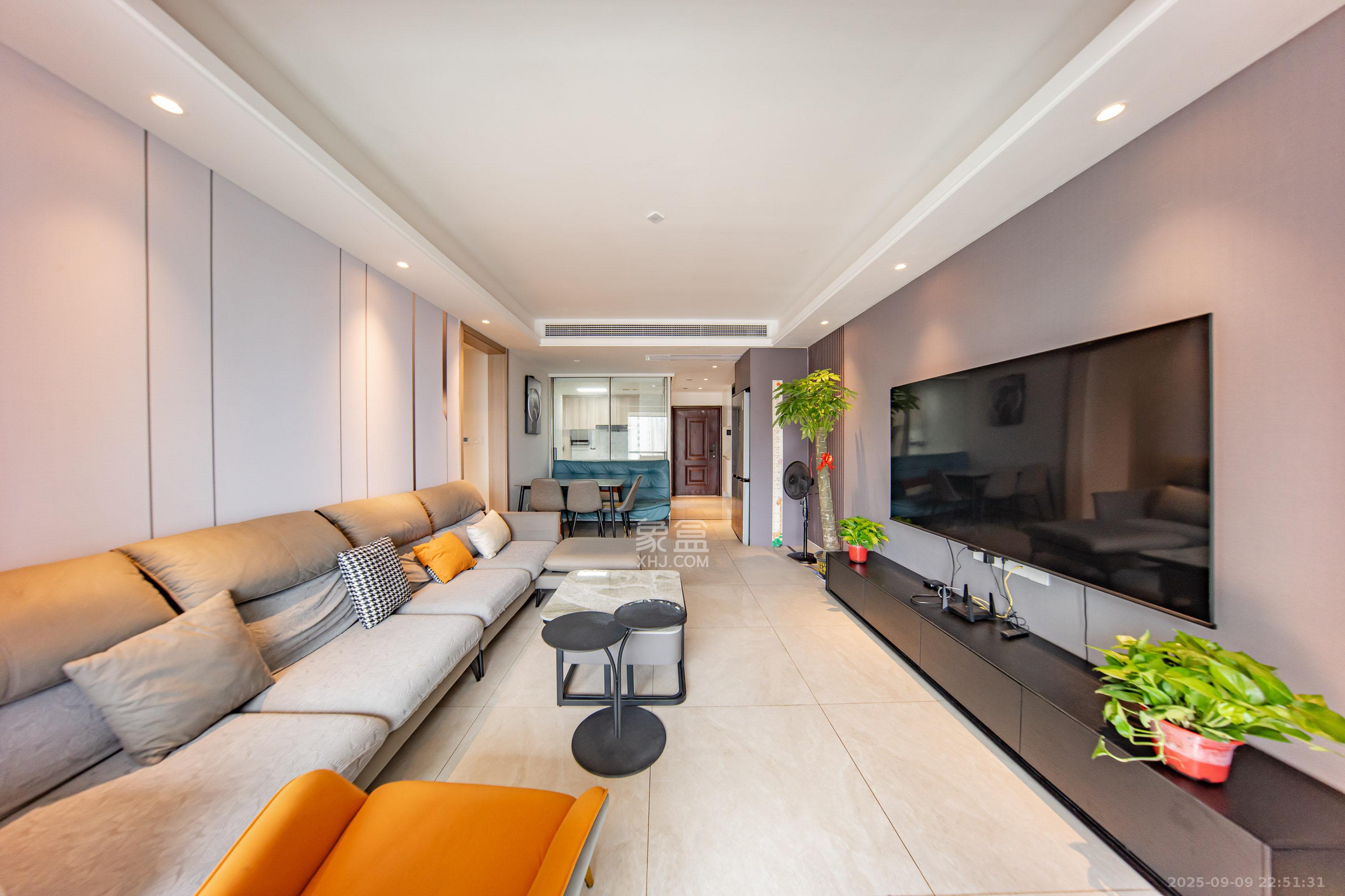 建投象山国际  3室2厅2卫    139.8万 建投象山国际  3室2厅2卫    139.8万客厅