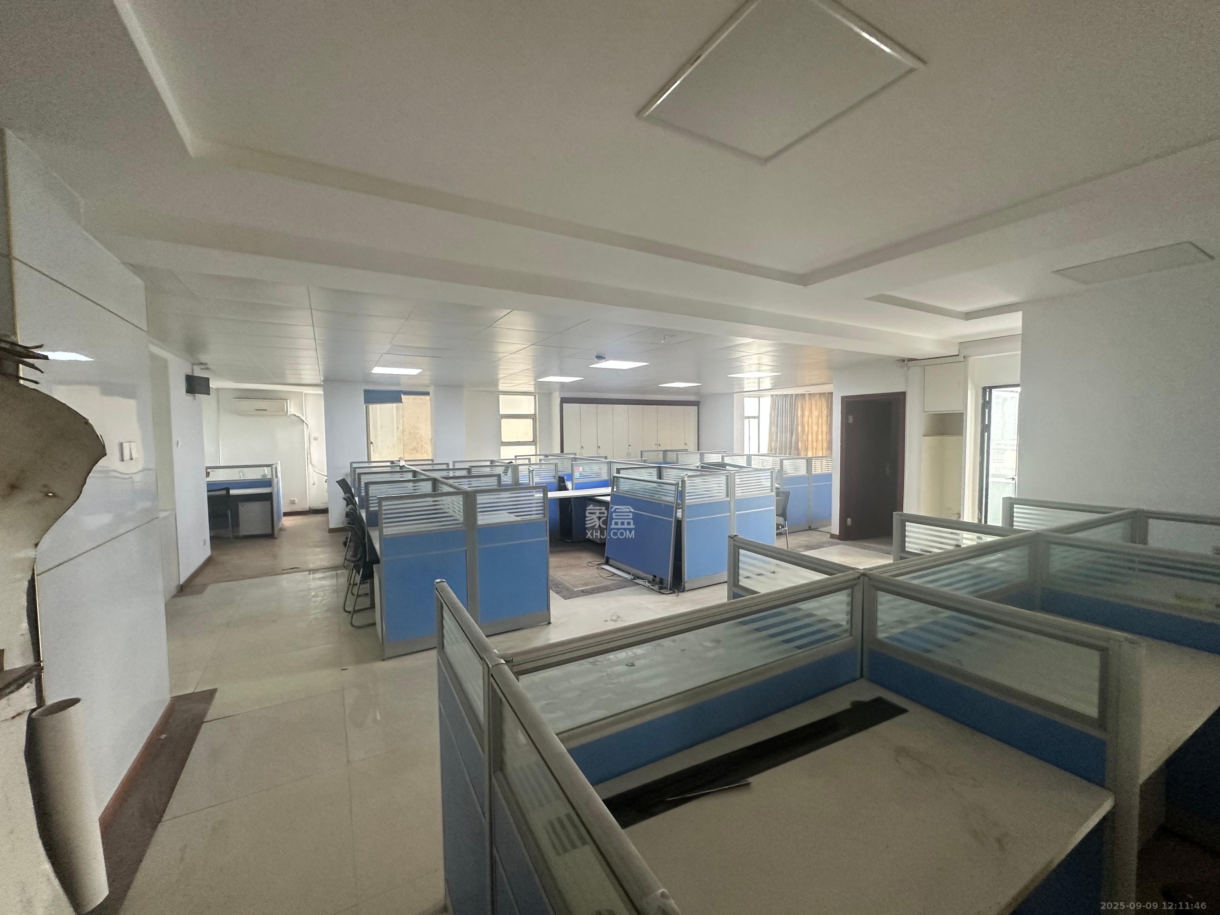 建鸿达现代城 4室2厅2卫 15000.0元/月 建鸿达现代城 4室2厅2卫 15000.0元/月室内图