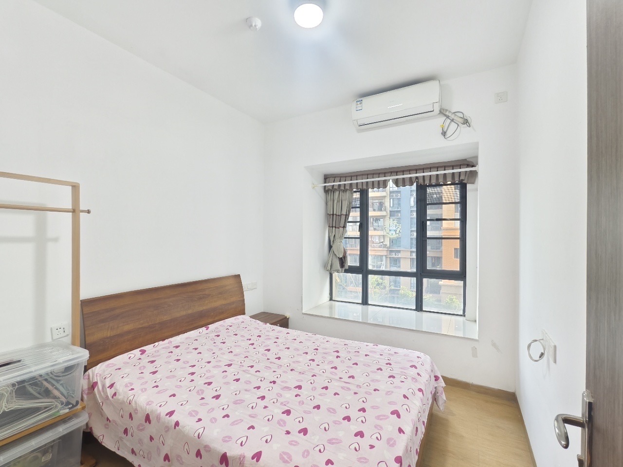 碧桂园一、二期（中央首府）  2室2厅1卫    65.0万客厅