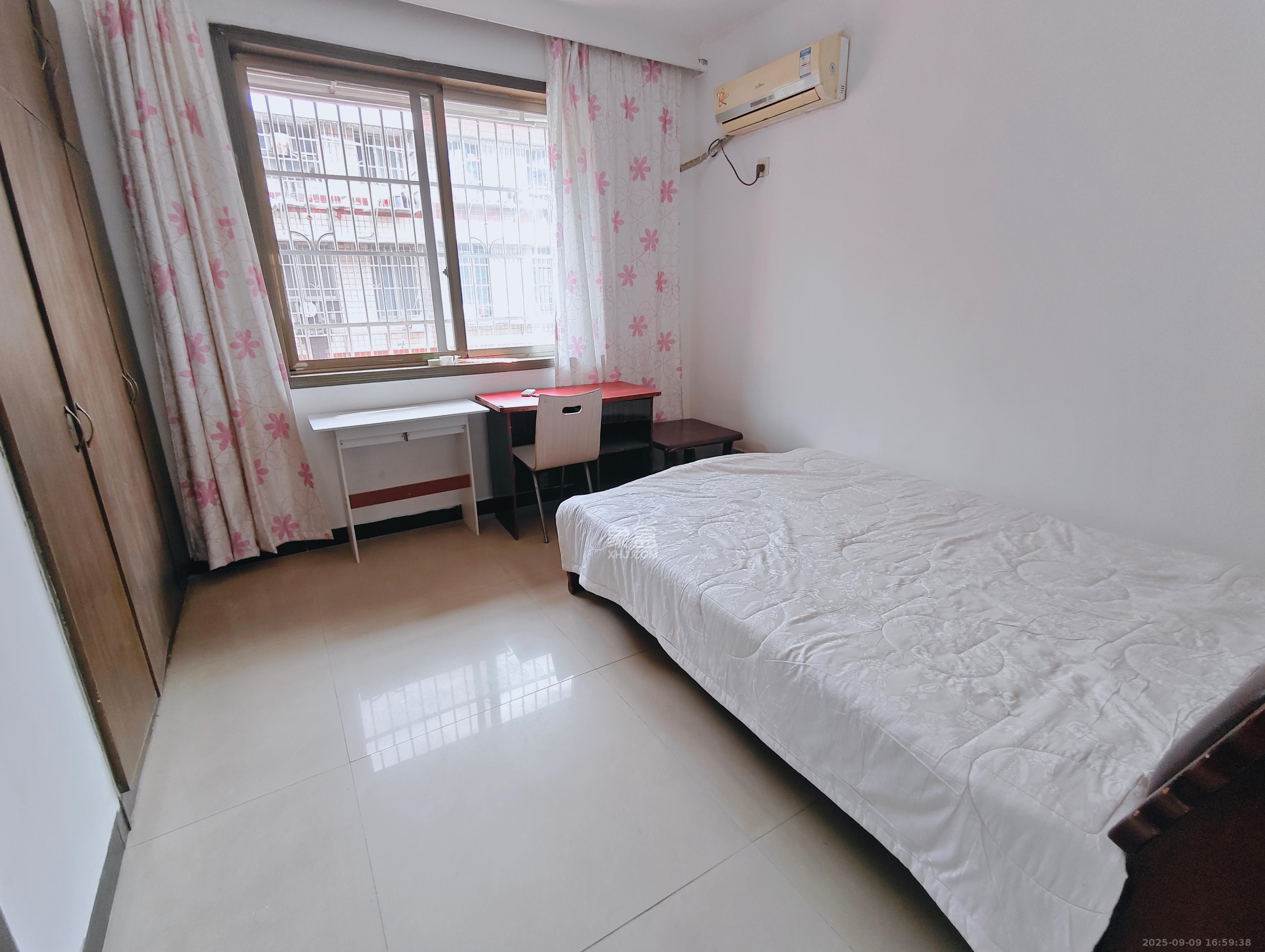 高桥火焰市场 3室2厅1卫 1500.0元/月 高桥火焰市场 3室2厅1卫 1500.0元/月室内图