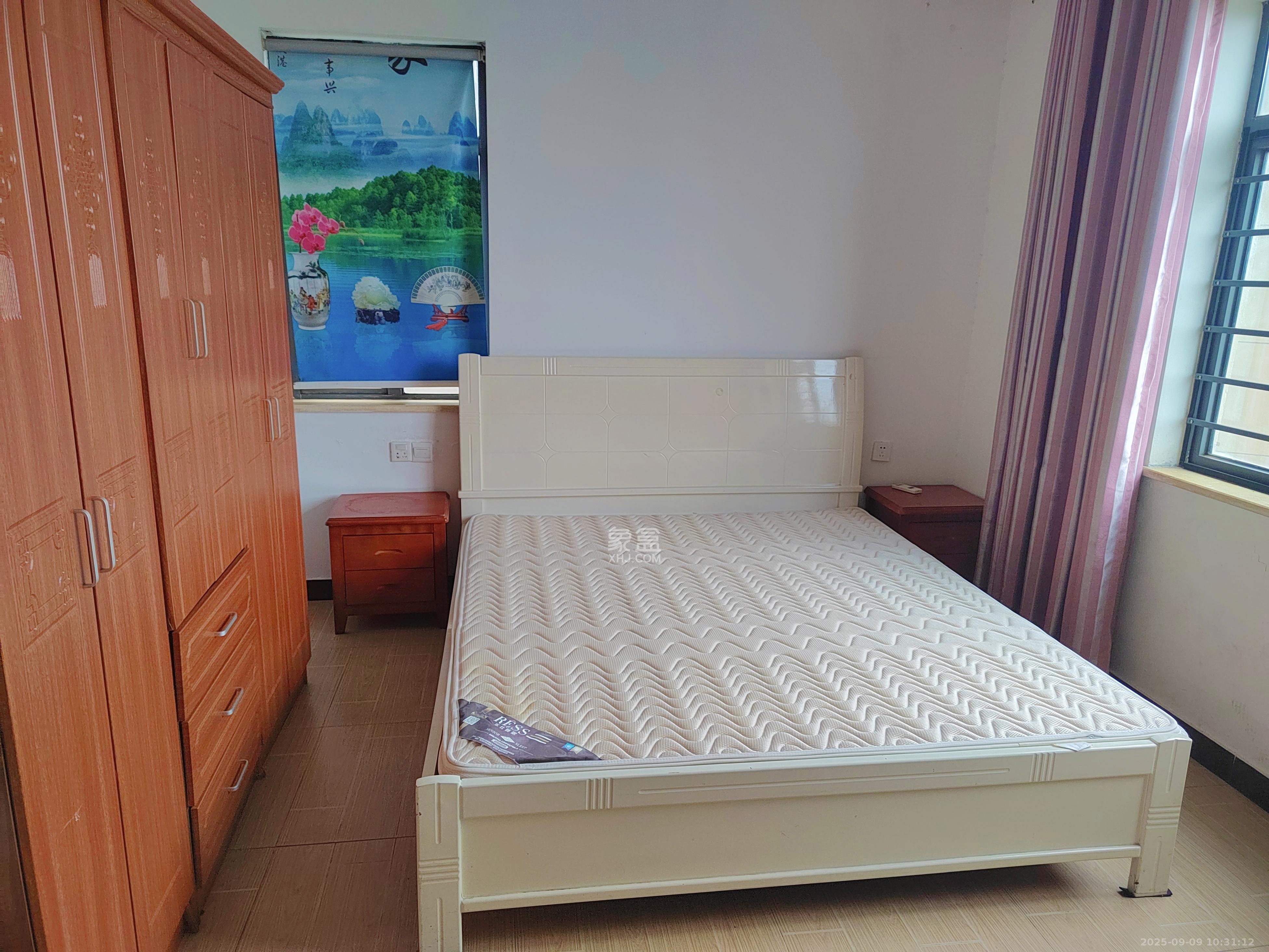 悦湖山  4室2厅2卫    2000.0元/月室内图