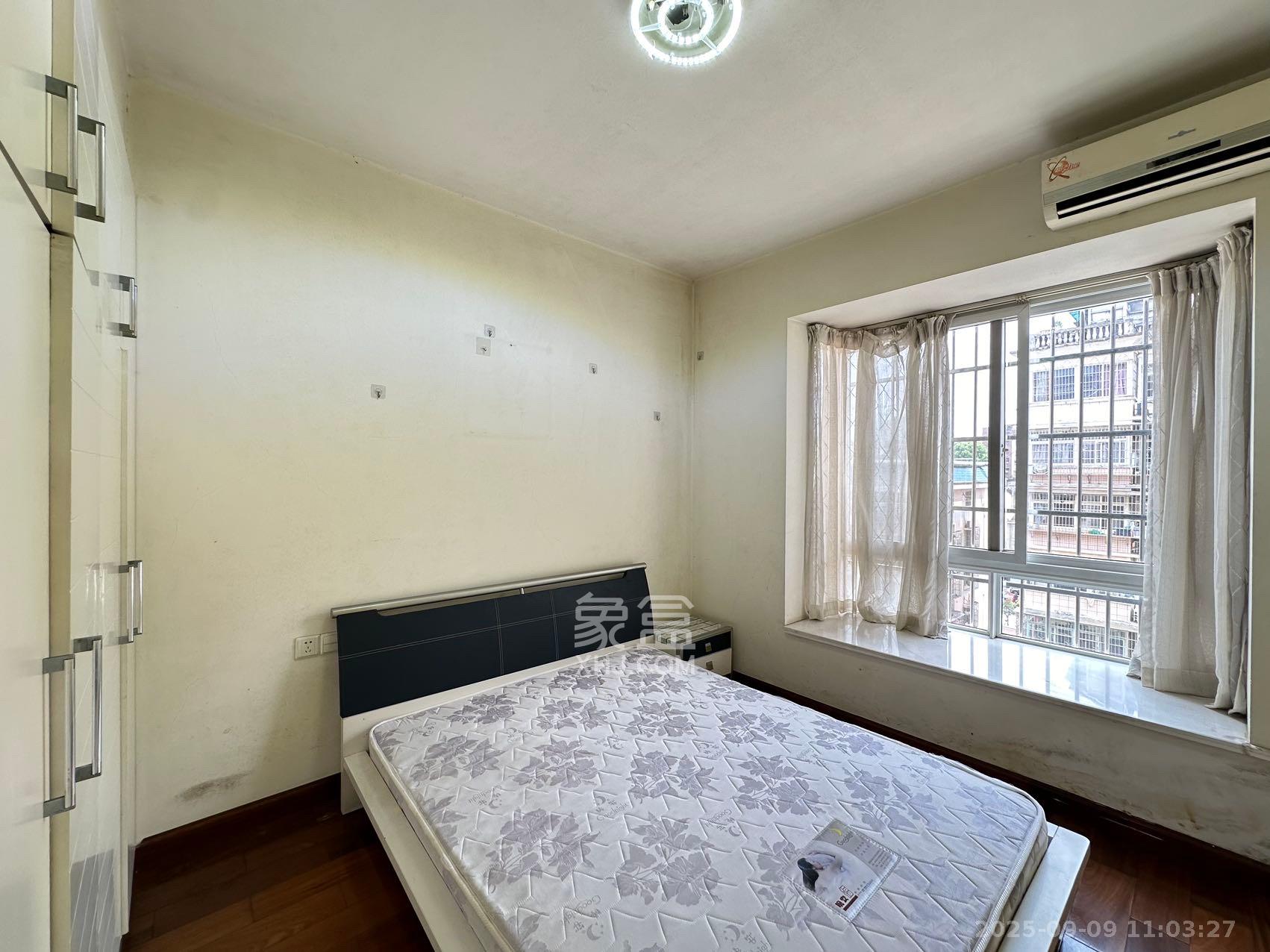 南湖嘉园  3室2厅2卫    2700.0元/月室内图