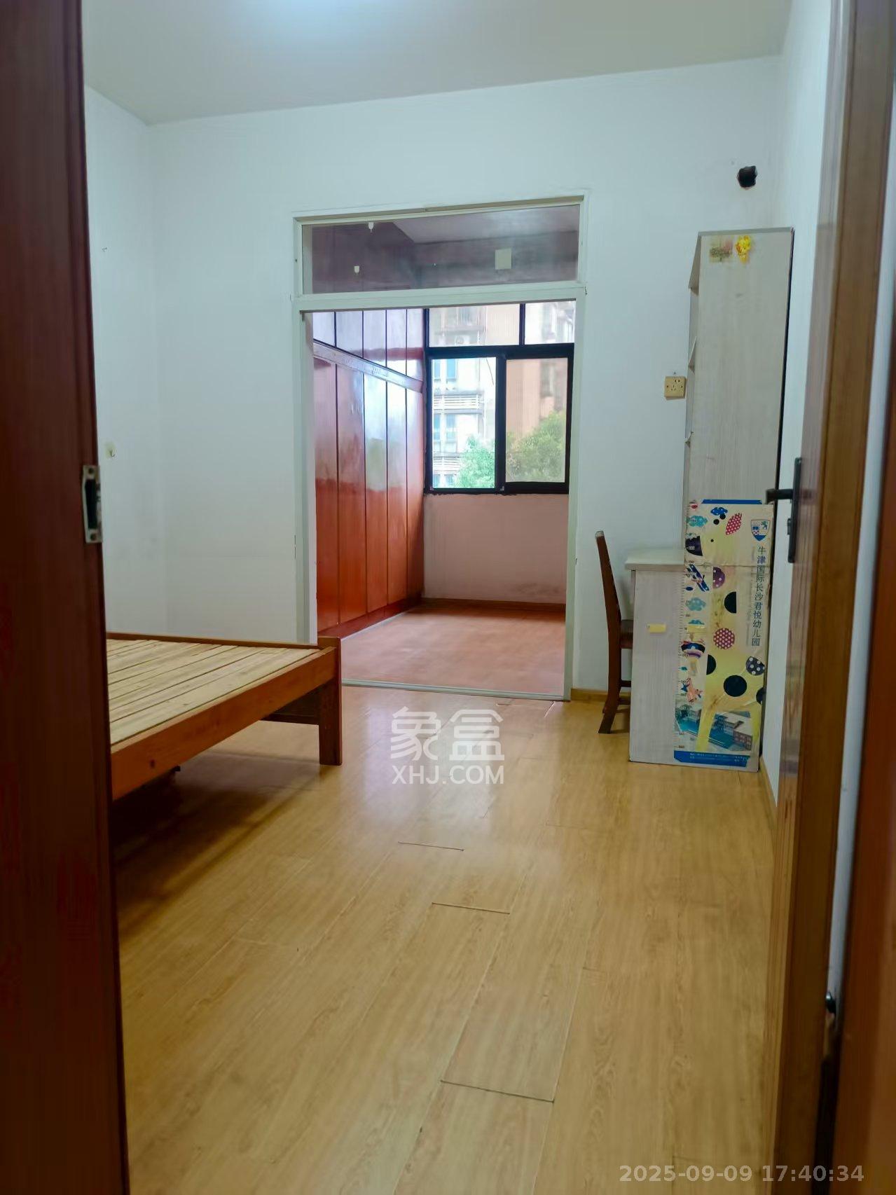 伍家岭电信局  2室1厅1卫    1300.0元/月 伍家岭电信局  2室1厅1卫    1300.0元/月室内图