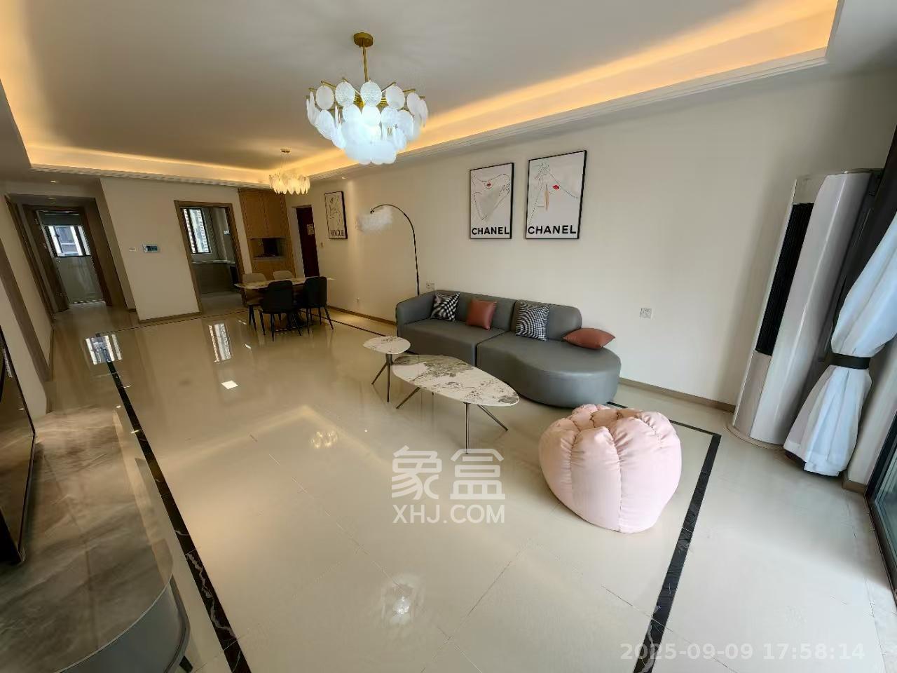 长沙高铁吾悦广场 3室2厅2卫 3400.0元/月 长沙高铁吾悦广场 3室2厅2卫 3400.0元/月室内图