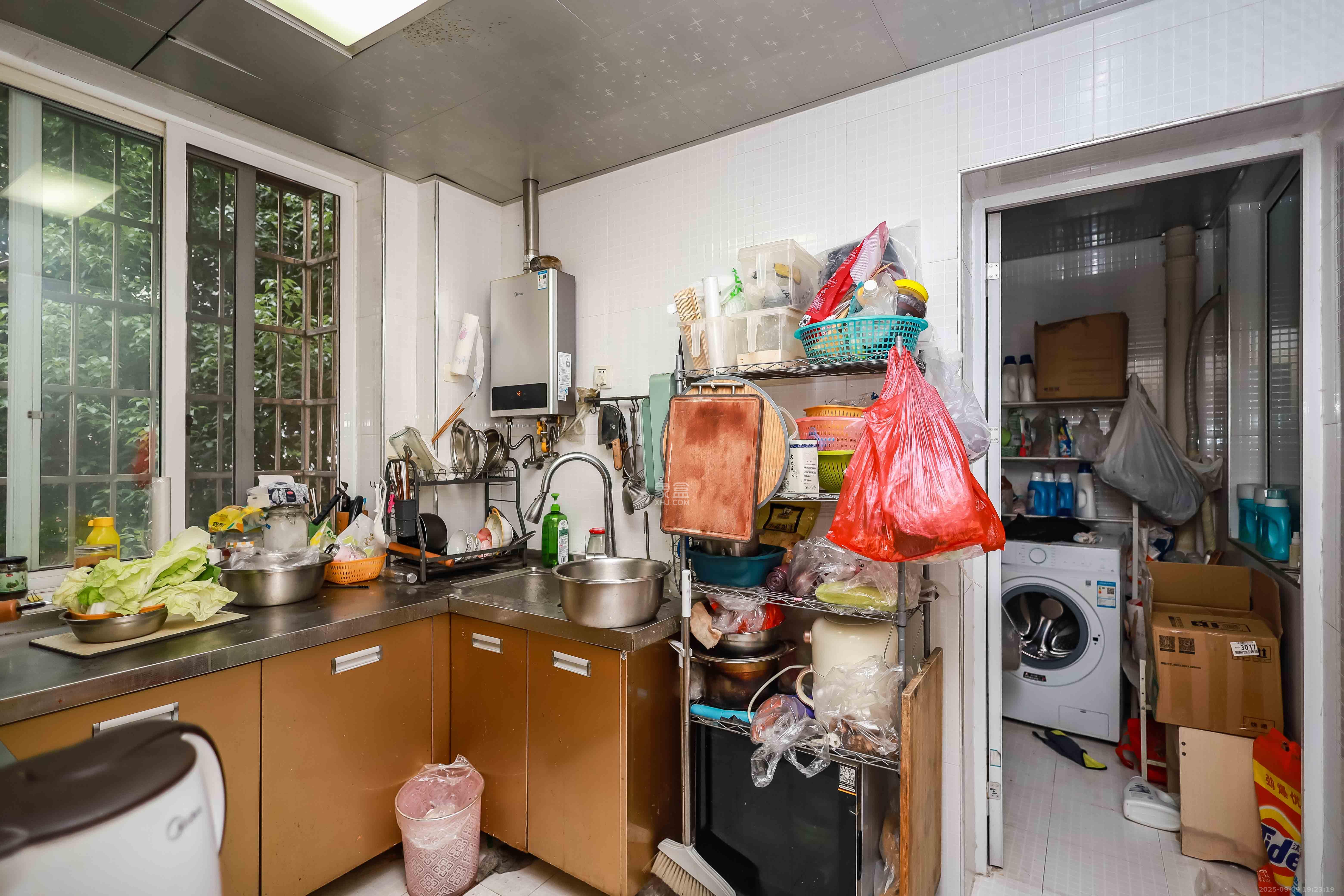 咸嘉新村悦峰园 2室2厅1卫 70.0万 咸嘉新村悦峰园 2室2厅1卫 70.0万厨房