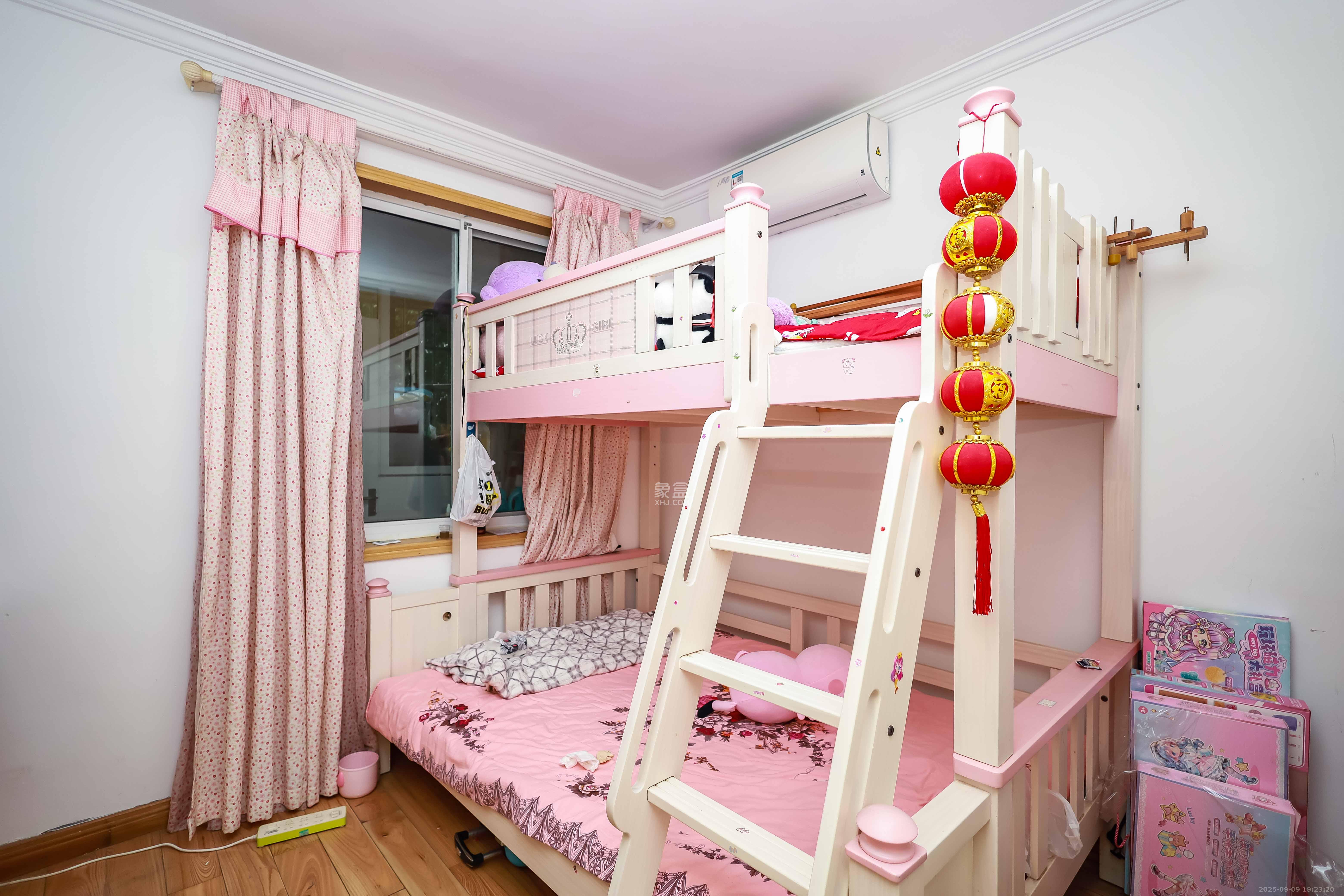 咸嘉新村悦峰园 2室2厅1卫 70.0万 咸嘉新村悦峰园 2室2厅1卫 70.0万卧室