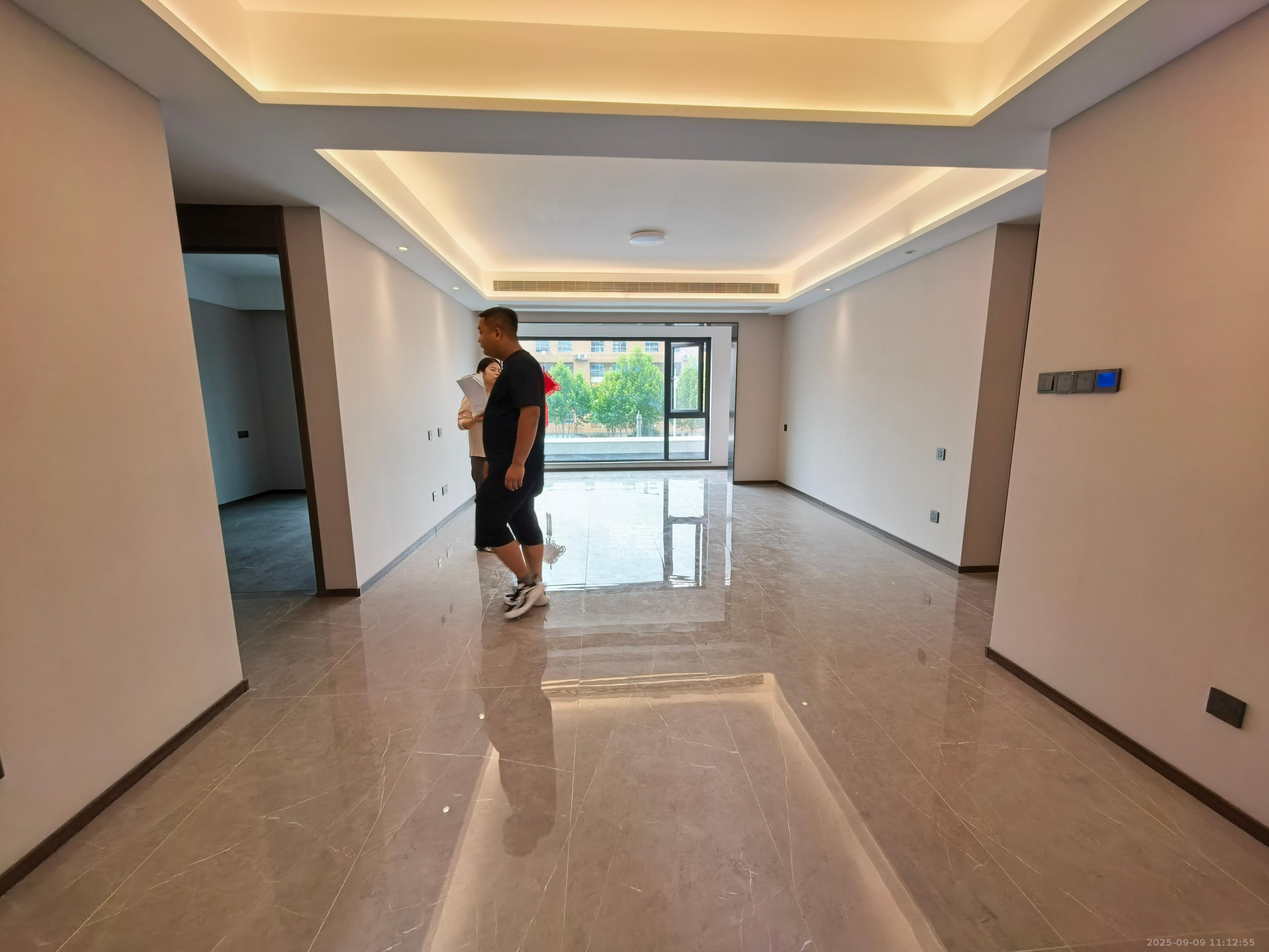 龙湖青云阙  4室2厅2卫    5000.0元/月 龙湖青云阙  4室2厅2卫    5000.0元/月室内图