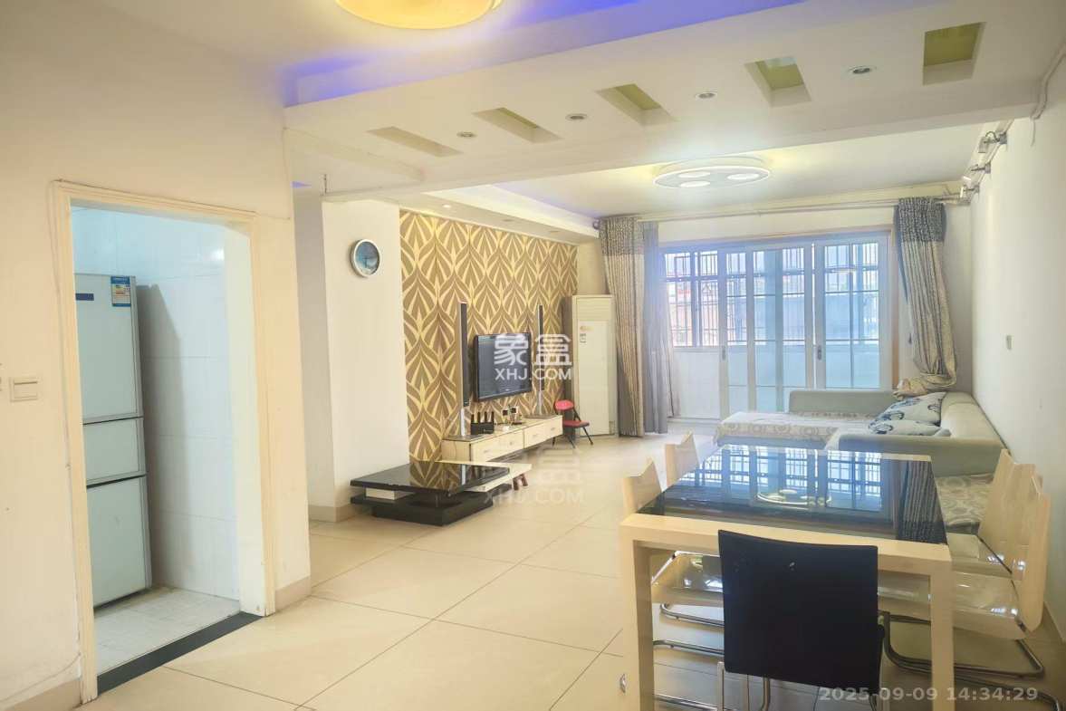 小城故事康逸名城 3室2厅2卫 1500.0元/月 小城故事康逸名城 3室2厅2卫 1500.0元/月室内图