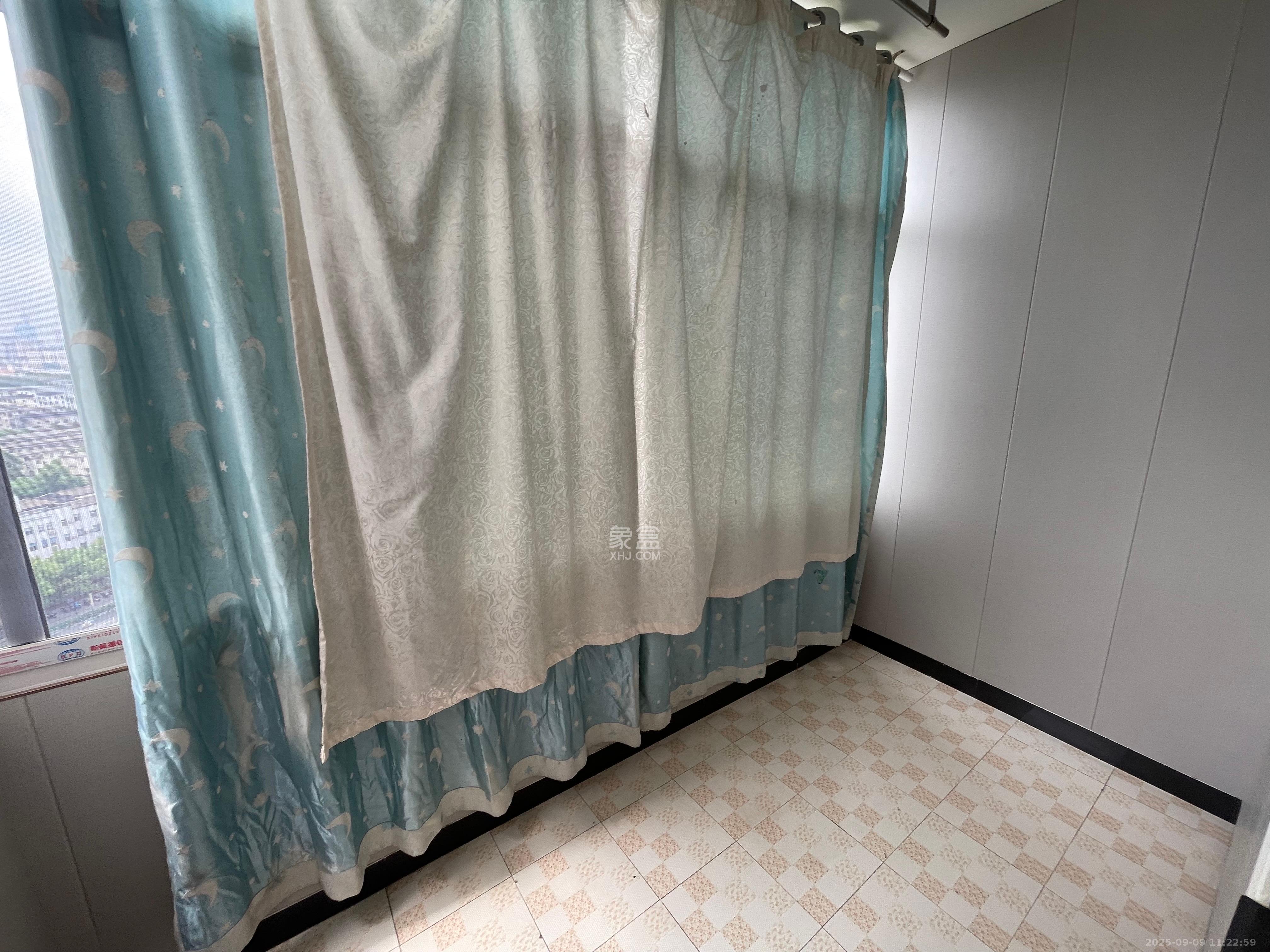 晓园大厦  3室1厅1卫    2700.0元/月室内图