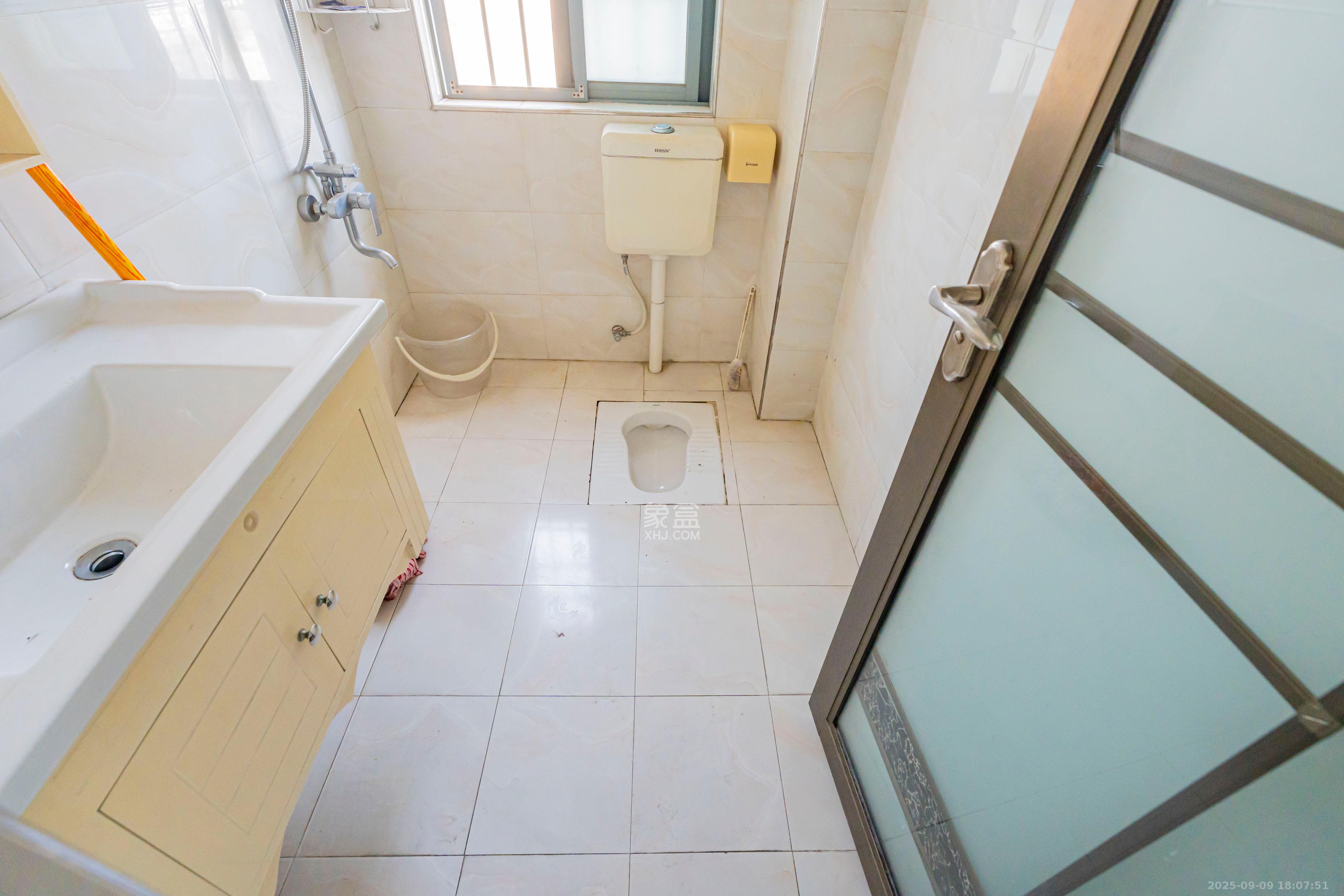 雄新水印廊桥(雄新华府) 3室2厅2卫 1800.0元/月 雄新水印廊桥(雄新华府) 3室2厅2卫 1800.0元/月室内图