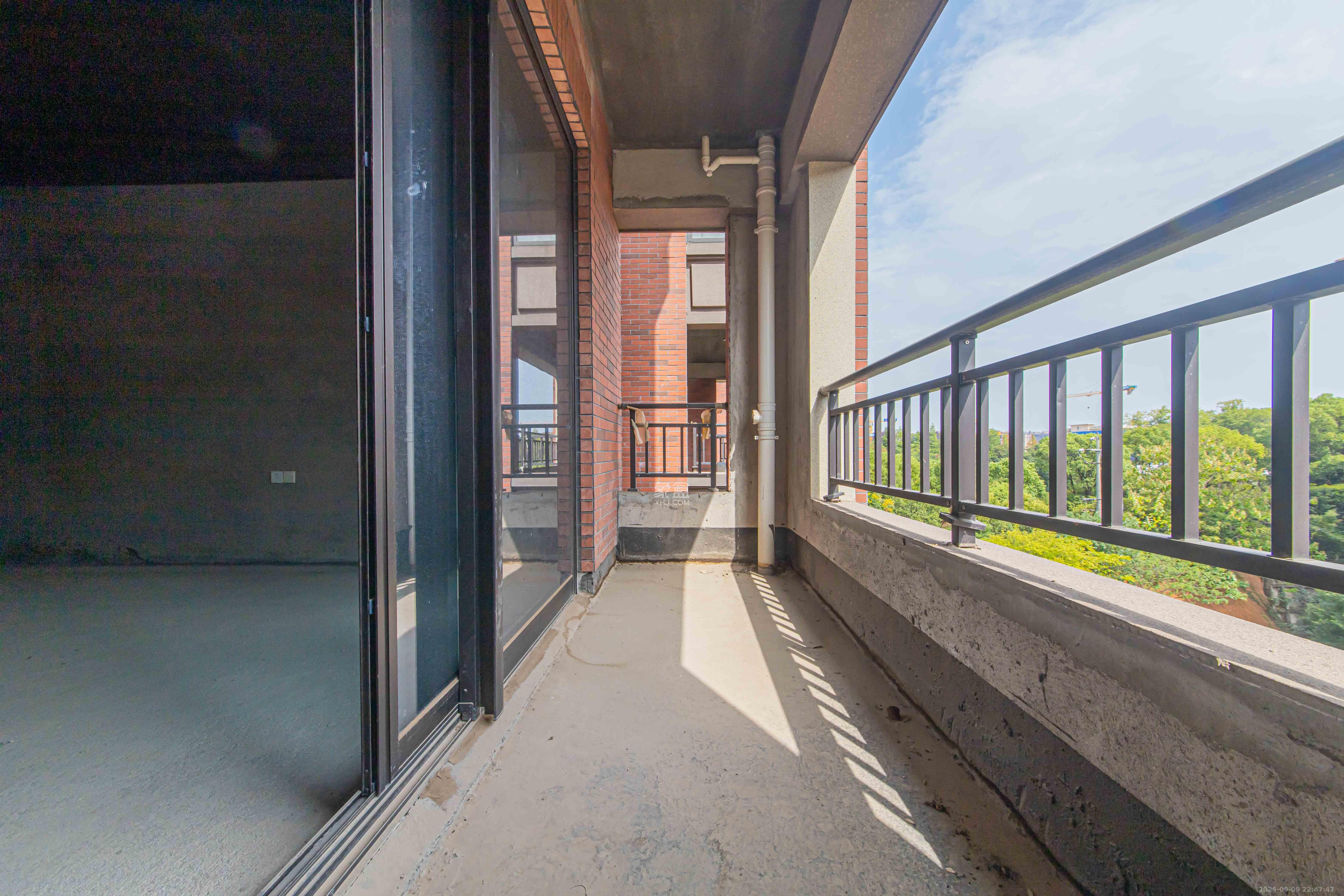 鑫远紫樾香山一期  5室2厅2卫    500.0万 鑫远紫樾香山一期  5室2厅2卫    500.0万阳台