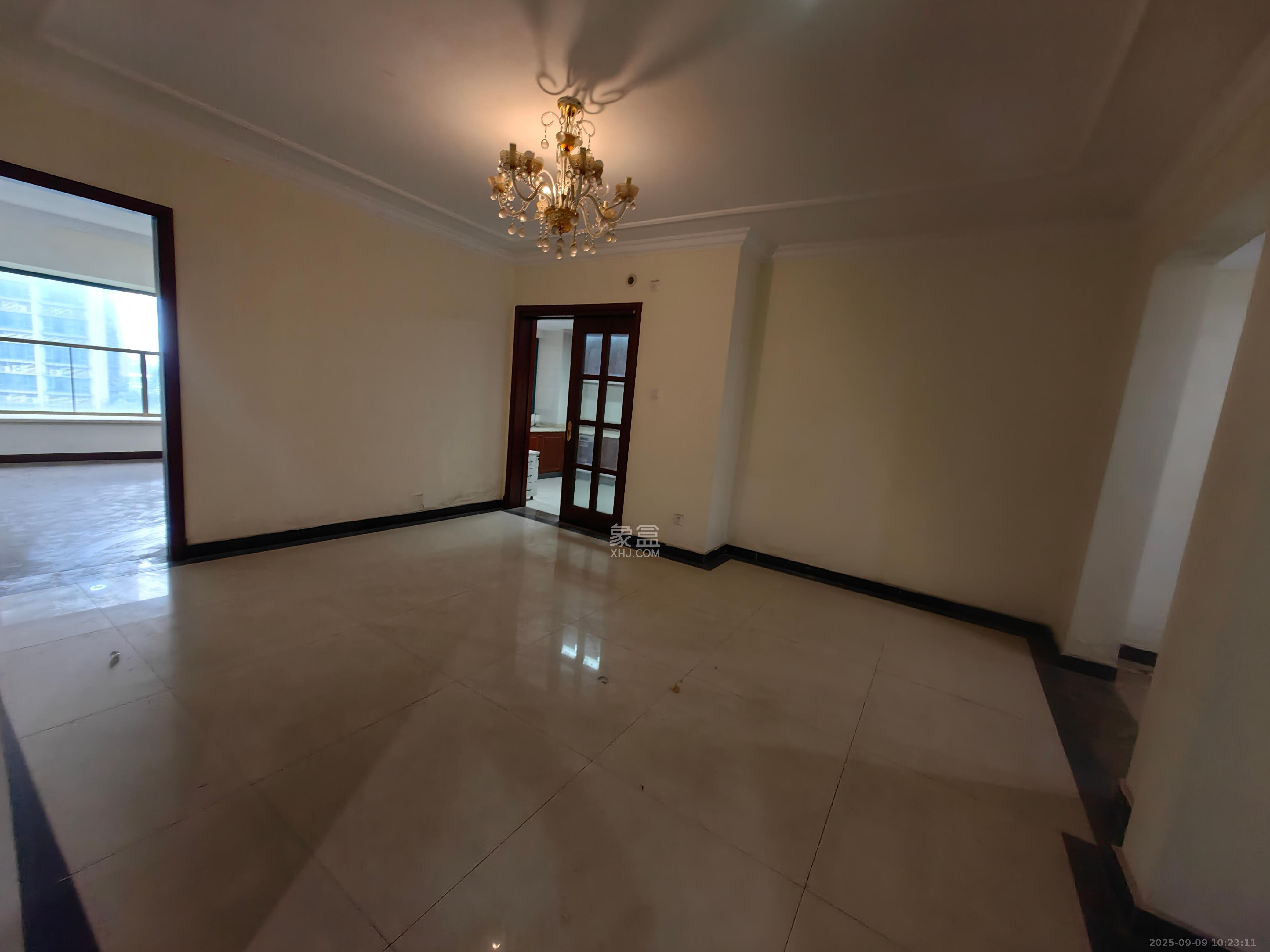 恒大名都 3室2厅1卫 3300.0元/月 恒大名都 3室2厅1卫 3300.0元/月室内图