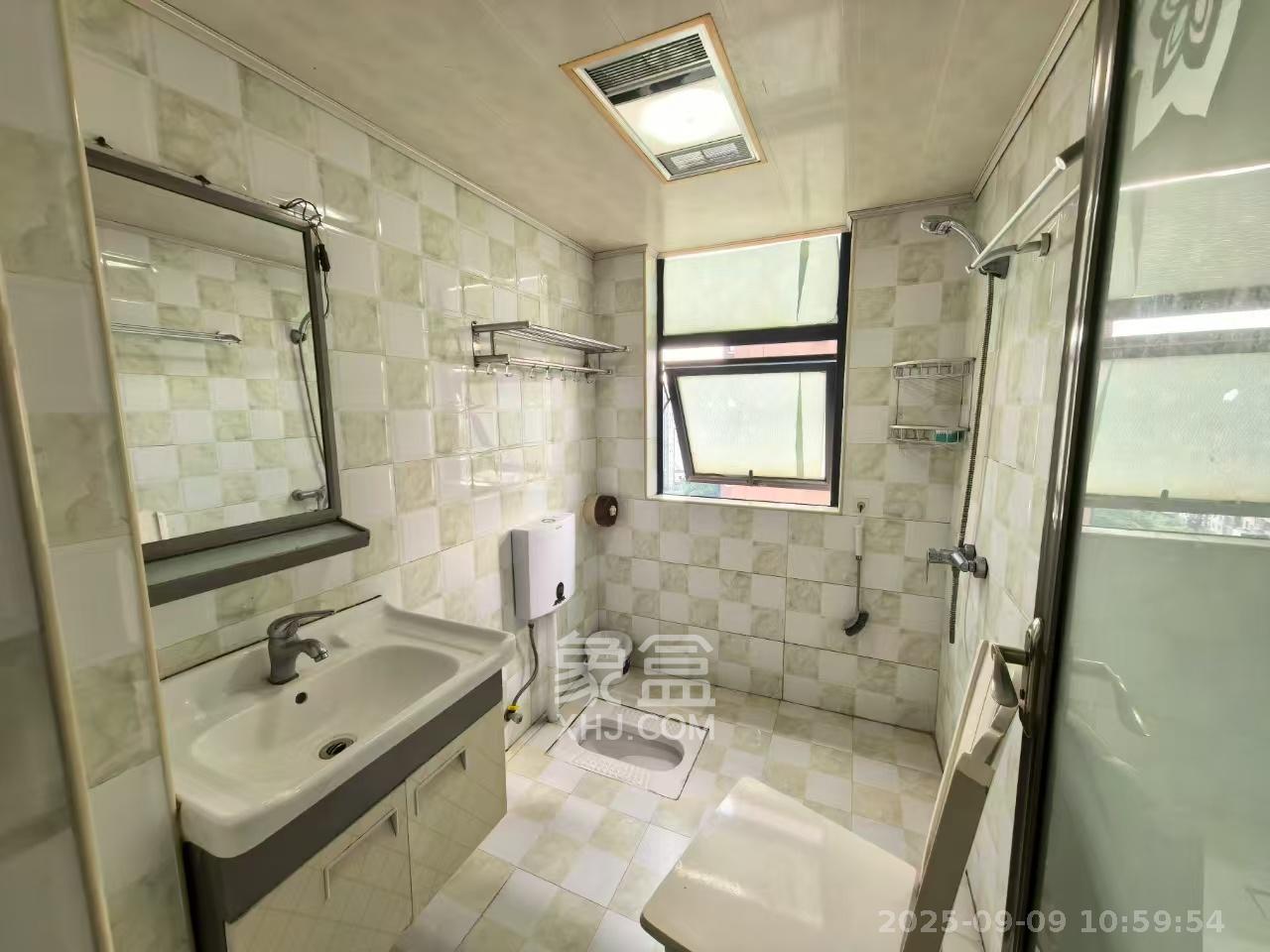 地华梅溪湖畔  2室2厅1卫    2200.0元/月 地华梅溪湖畔  2室2厅1卫    2200.0元/月室内图