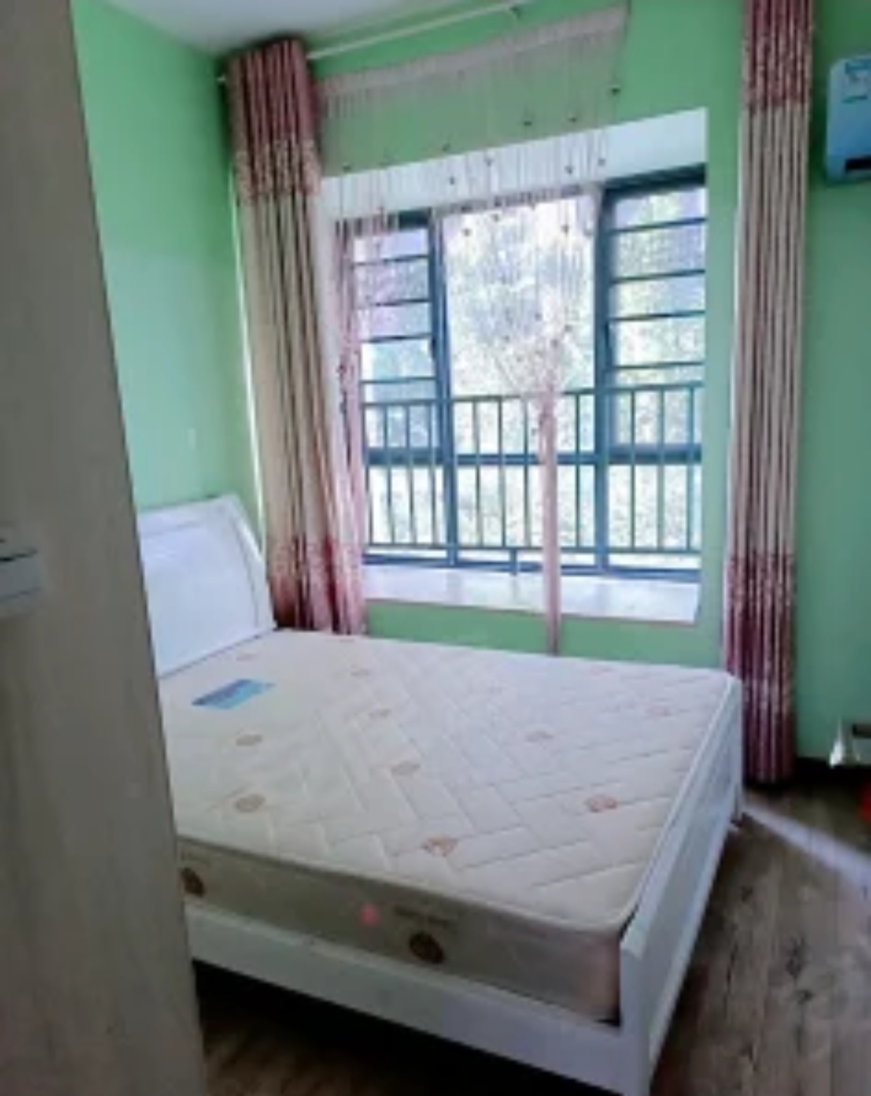 月亮湾三期  3室2厅1卫    1600.0元/月 月亮湾三期  3室2厅1卫    1600.0元/月室内图