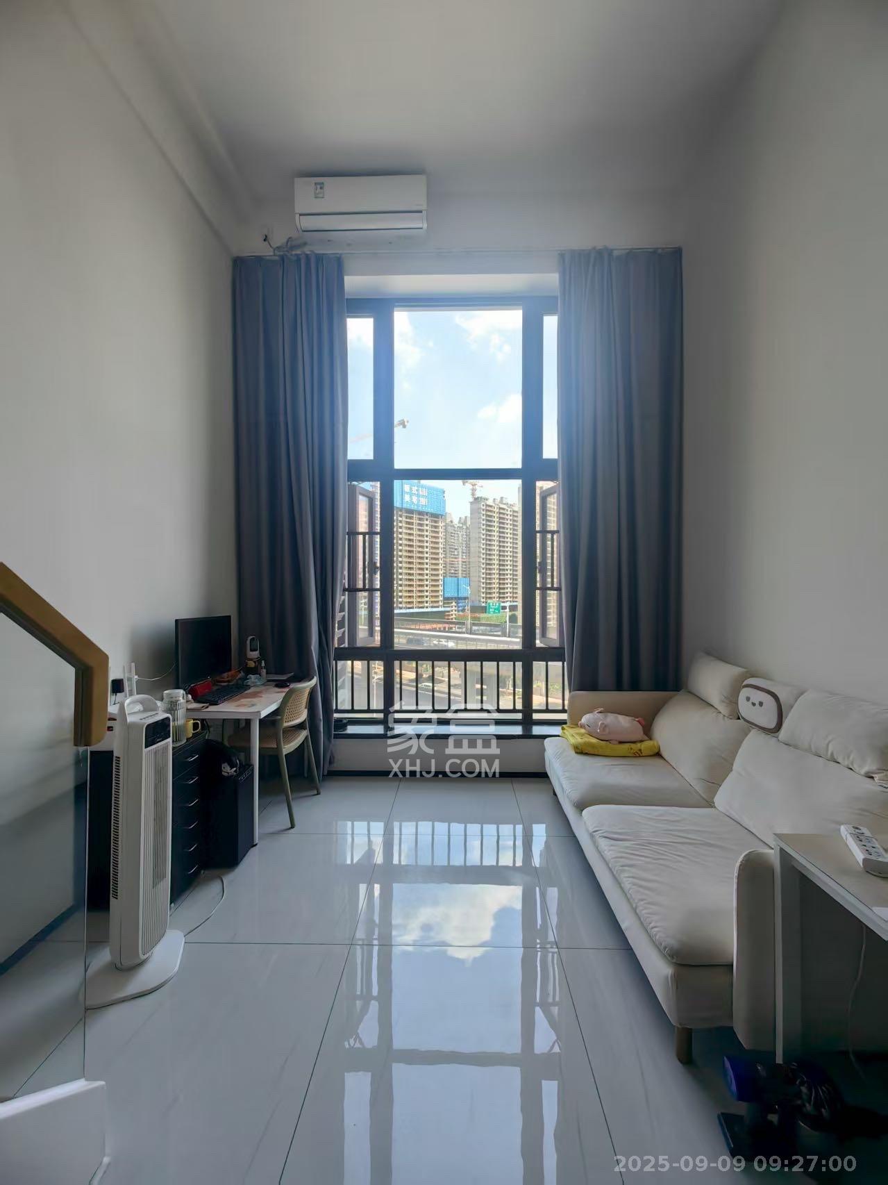 藏珑湖上公馆 2室1厅1卫 2300.0元/月 藏珑湖上公馆 2室1厅1卫 2300.0元/月室内图