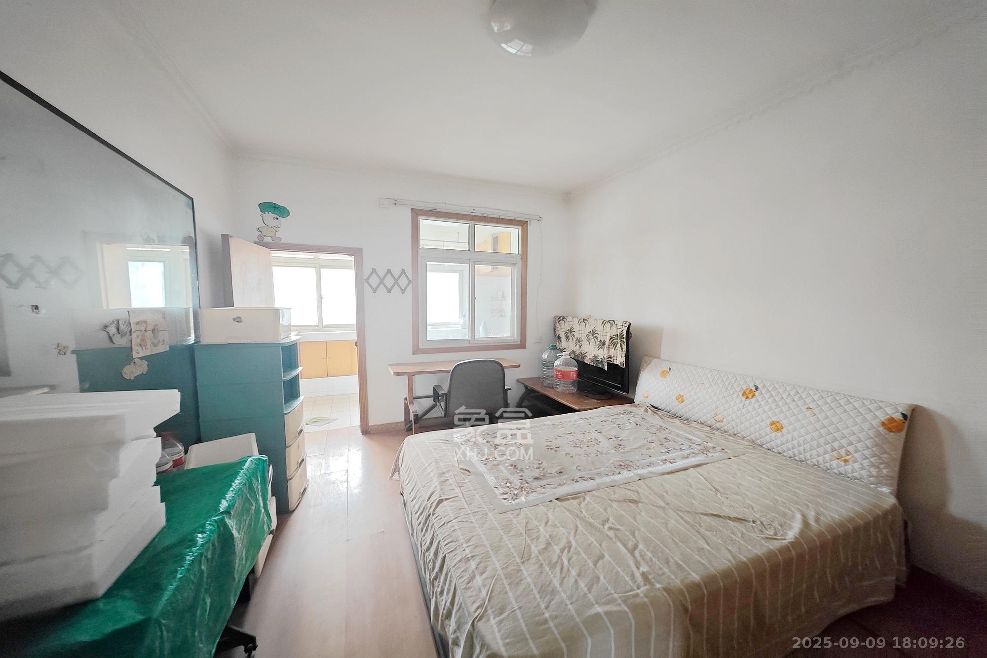 潇湘电影制片厂  3室1厅1卫    41.5万 潇湘电影制片厂  3室1厅1卫    41.5万卧室