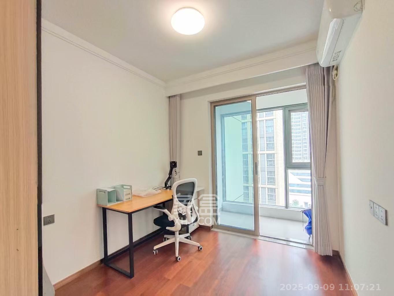 旭辉雨花郡  4室2厅2卫    4000.0元/月室内图