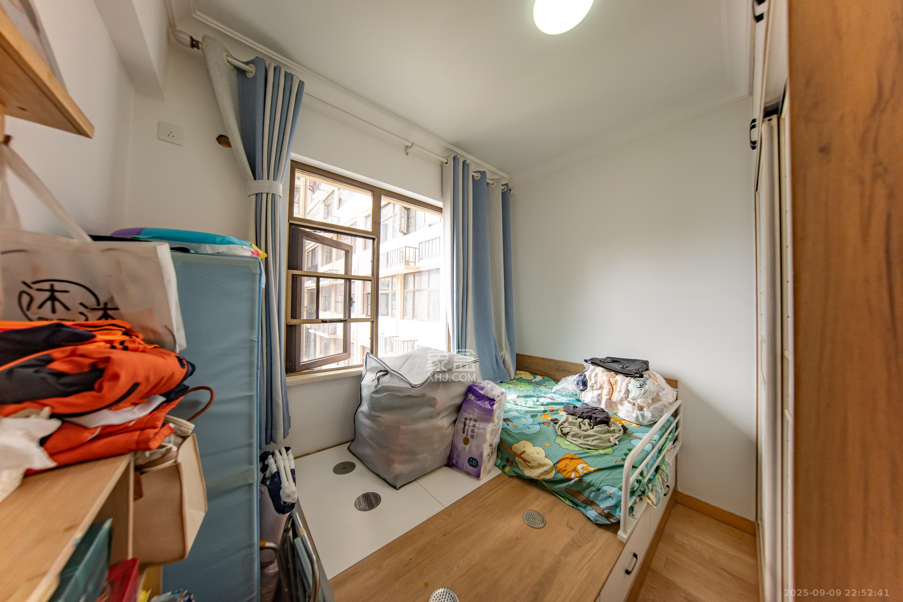 江山帝景哈佛 3室2厅1卫 79.8万 江山帝景哈佛 3室2厅1卫 79.8万卧室