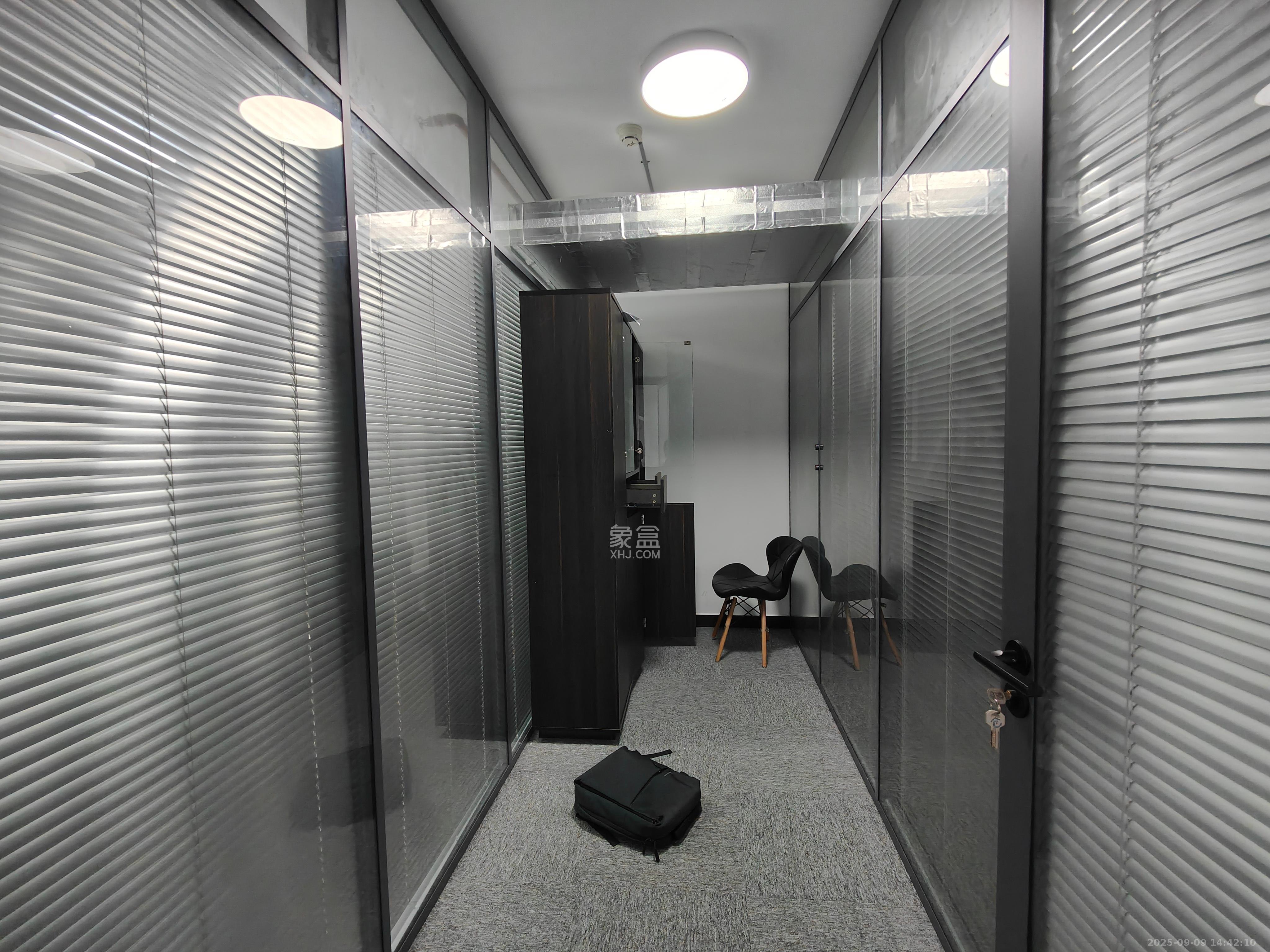 保利国际广场 1室1厅1卫 3000.0元/月 保利国际广场 1室1厅1卫 3000.0元/月室内图