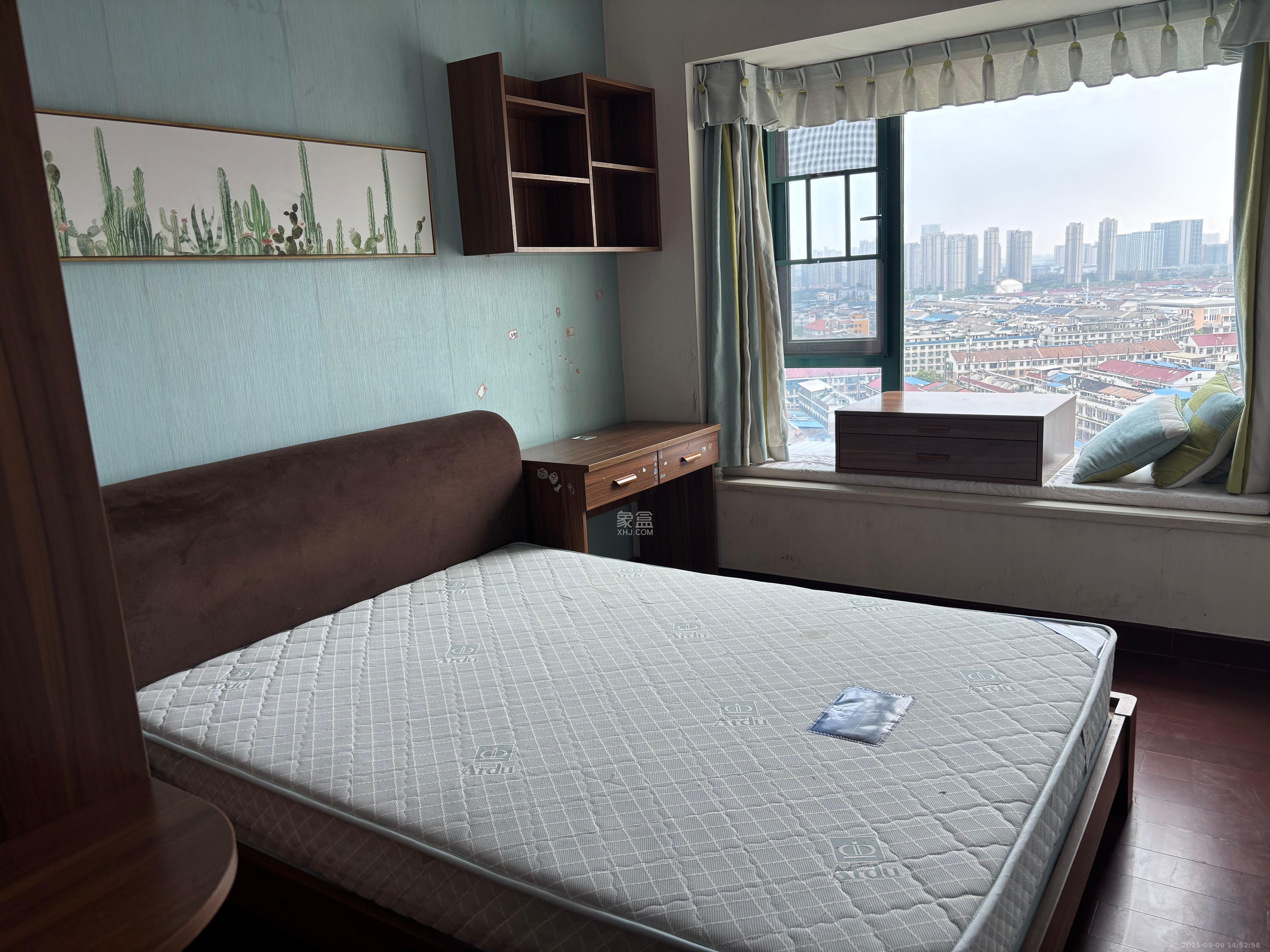 恒大翡翠华庭 3室2厅2卫 2300.0元/月 恒大翡翠华庭 3室2厅2卫 2300.0元/月室内图