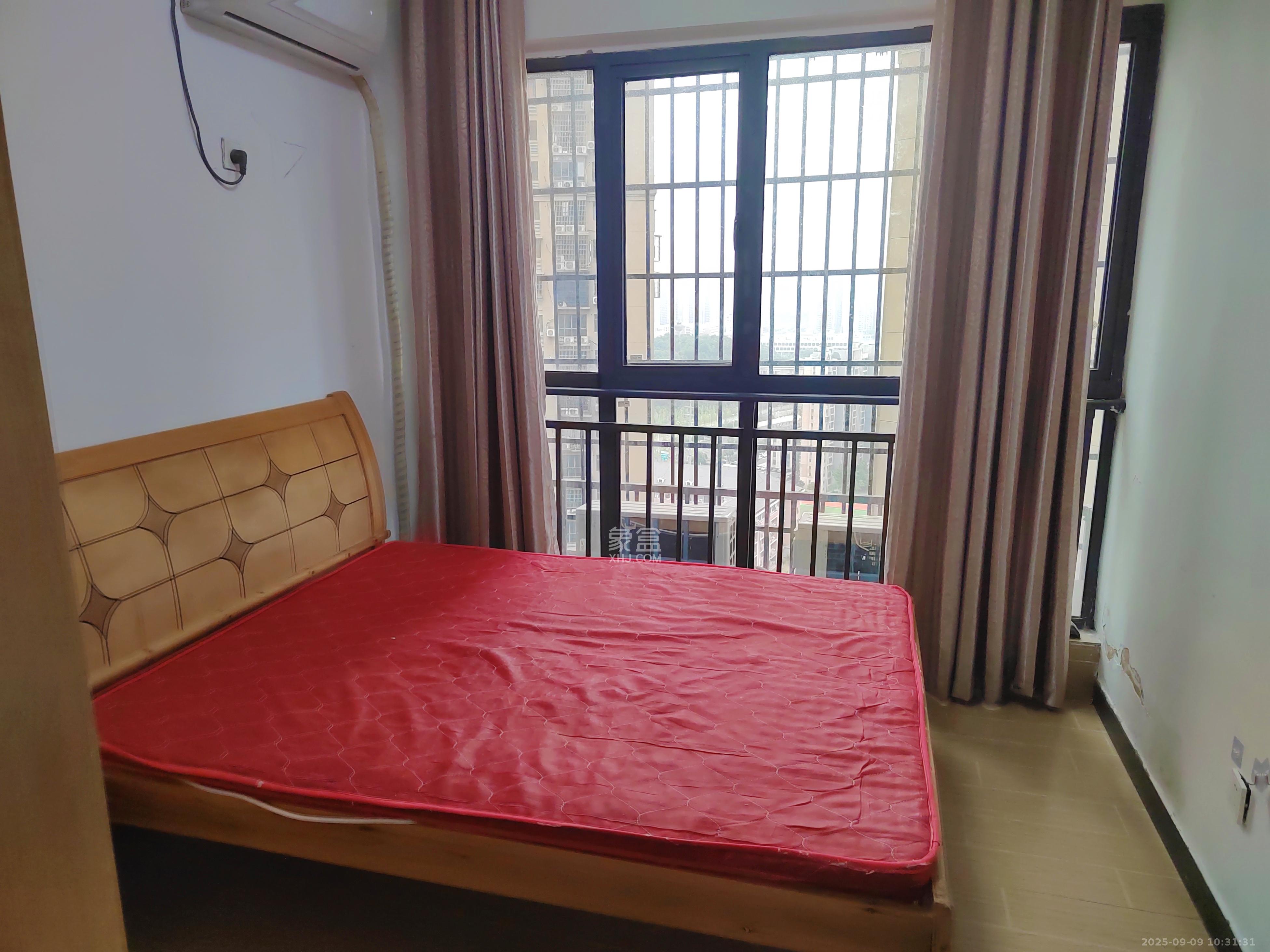 悦湖山 4室2厅2卫 2000.0元/月 悦湖山 4室2厅2卫 2000.0元/月室内图