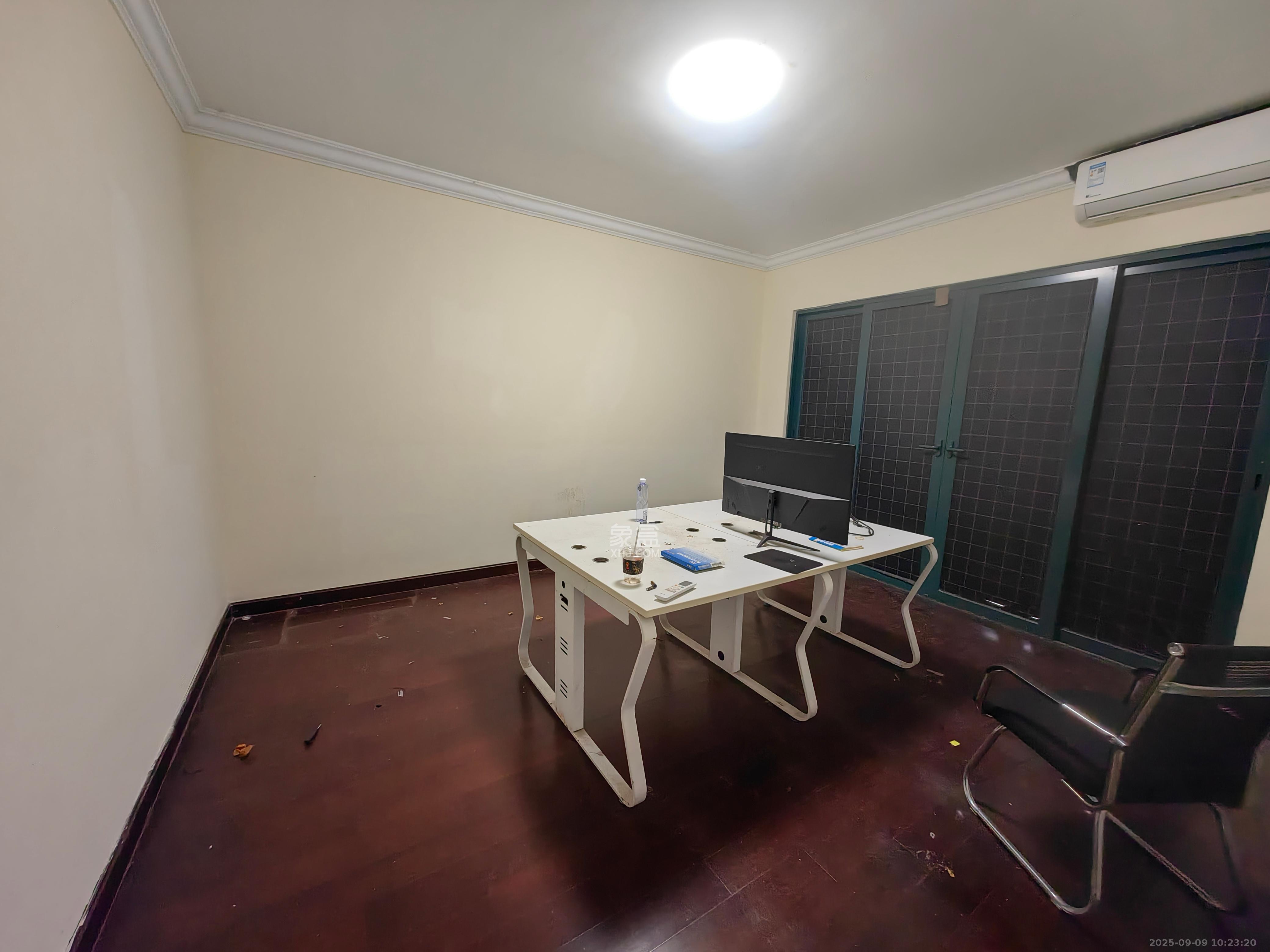 恒大名都 3室2厅1卫 3300.0元/月 恒大名都 3室2厅1卫 3300.0元/月室内图