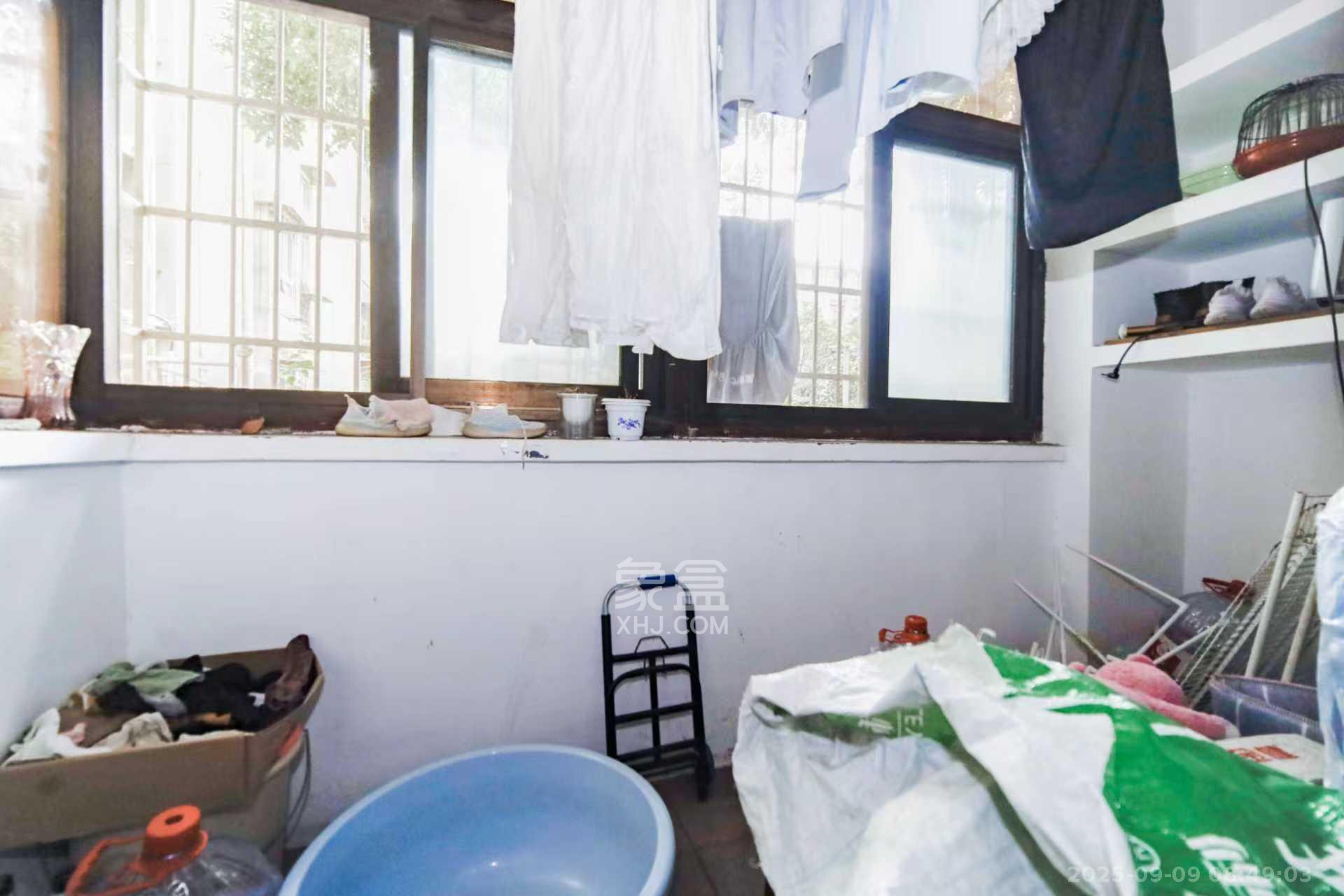 中建五局信和苑二区  2室1厅1卫   1300.00元/月