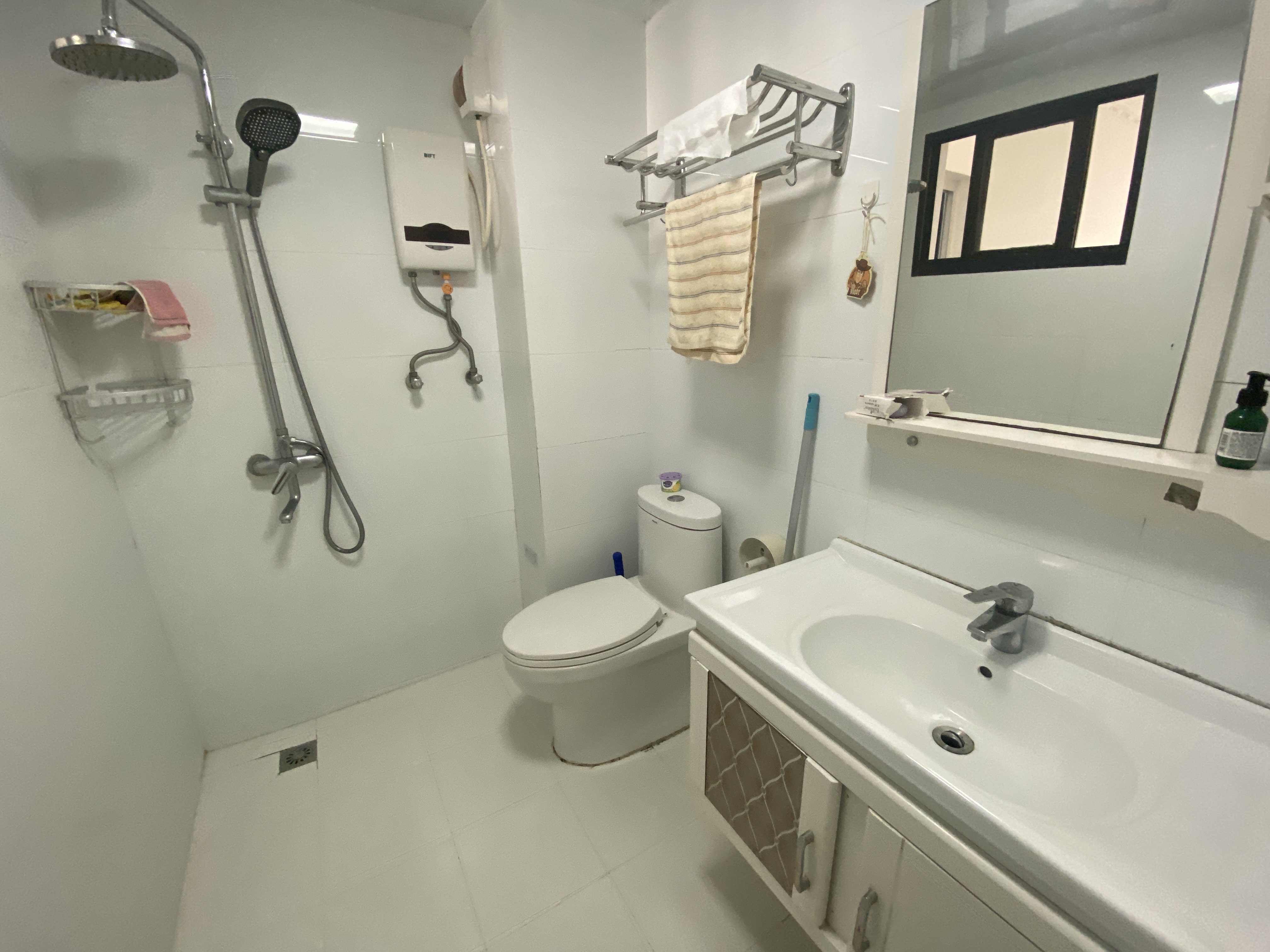 滨河华庭 1室1厅1卫 1500.0元/月 滨河华庭 1室1厅1卫 1500.0元/月室内图