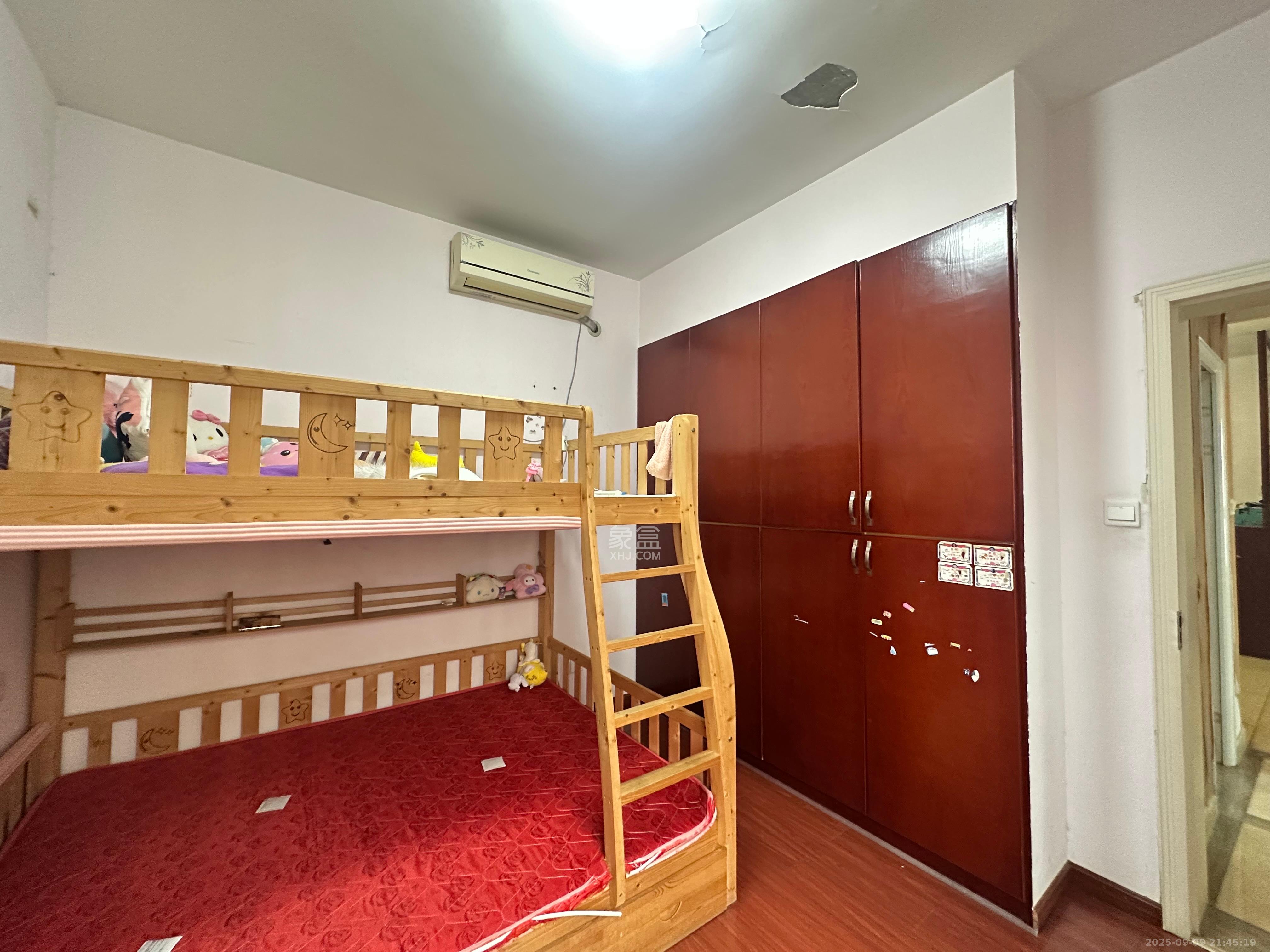 银盘鑫城 2室2厅1卫 1500.0元/月 银盘鑫城 2室2厅1卫 1500.0元/月室内图