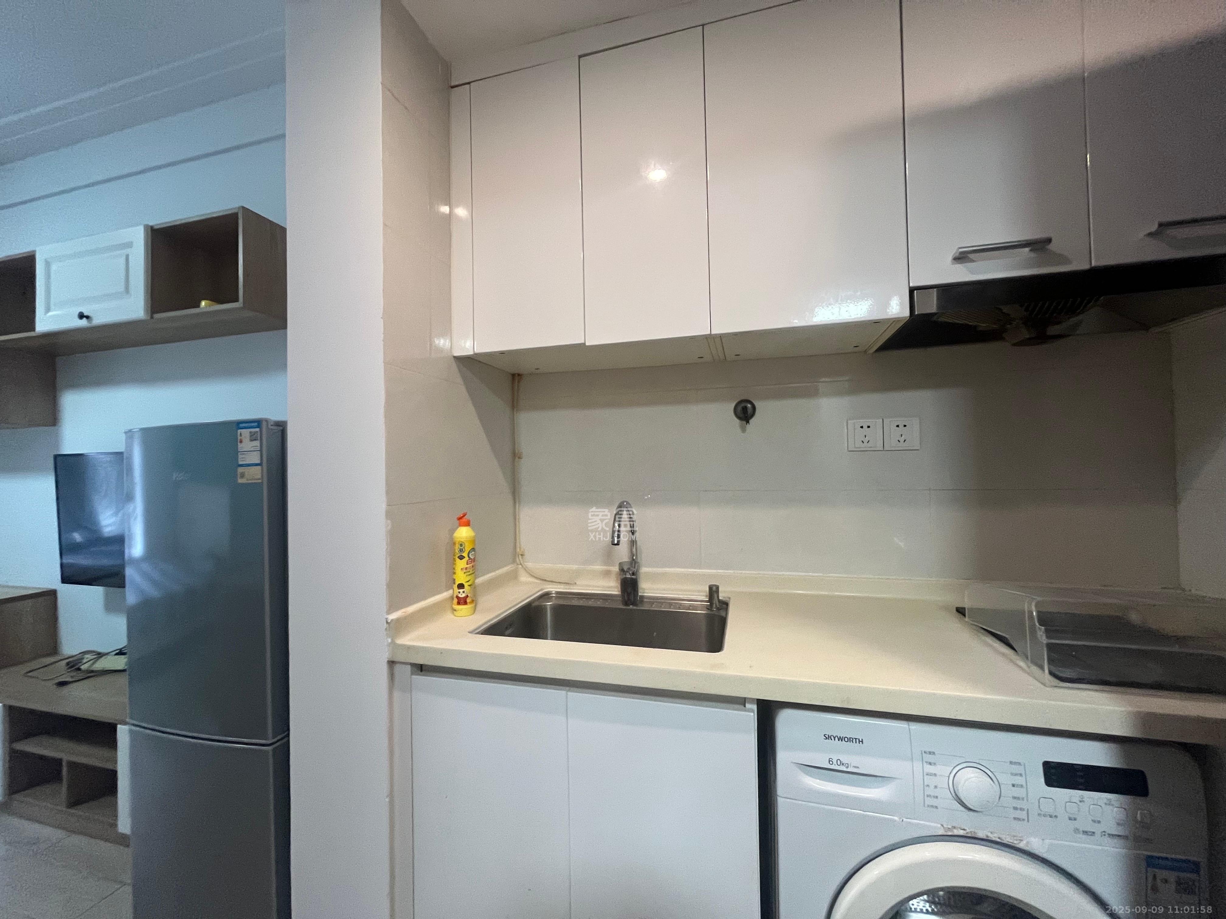 中海国际二期  1室1厅1卫    1300.0元/月室内图