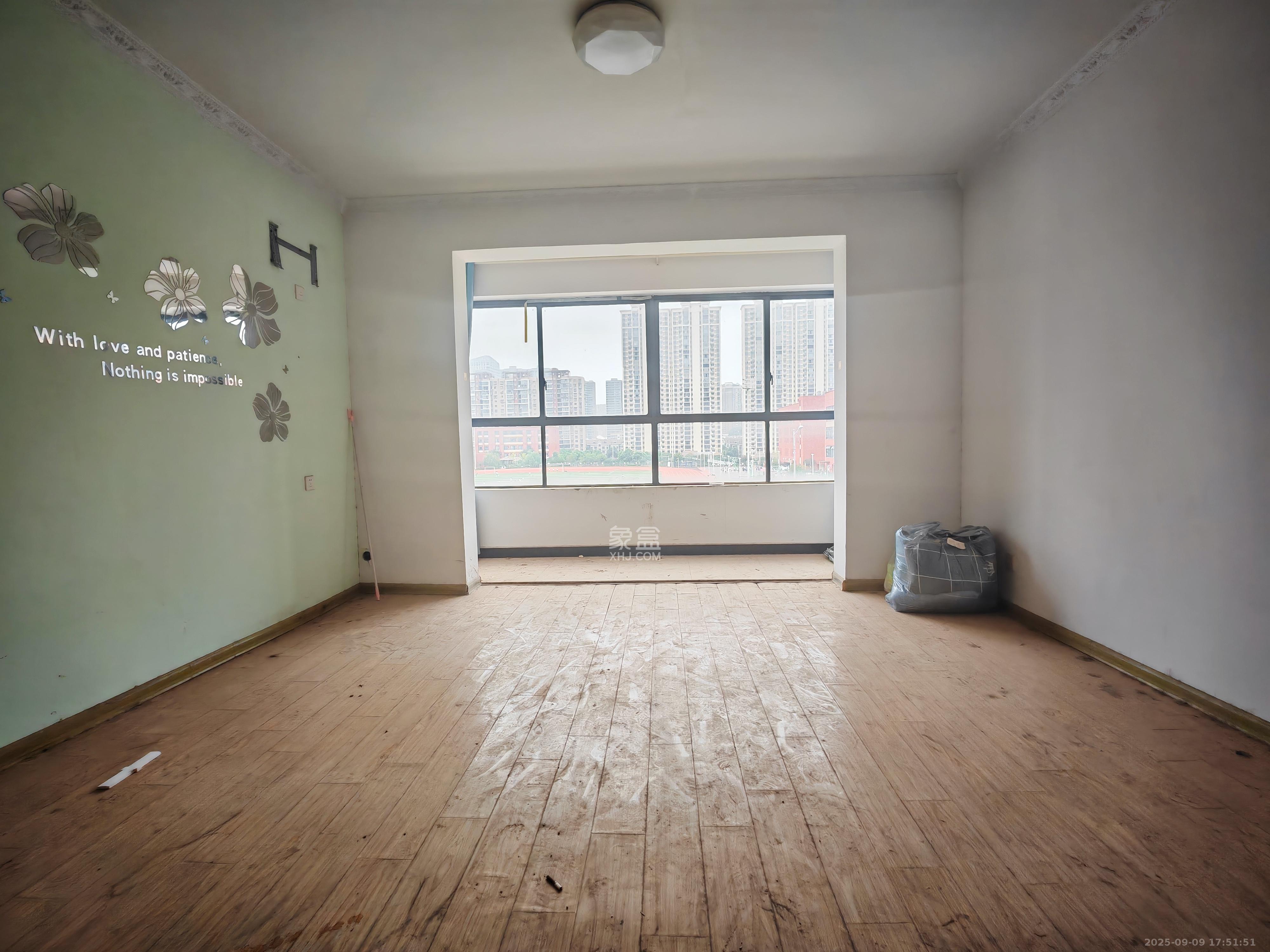 水墨林溪 3室2厅2卫 2200.0元/月 水墨林溪 3室2厅2卫 2200.0元/月室内图